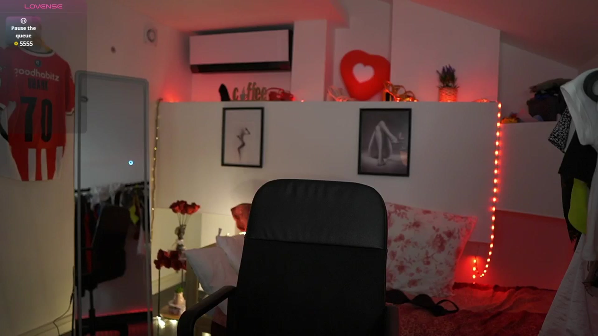 Gallery image thumbnail from Alexis__Texas's myfreecams stream on, 03/10/2025, 24:04 image 12 of 20