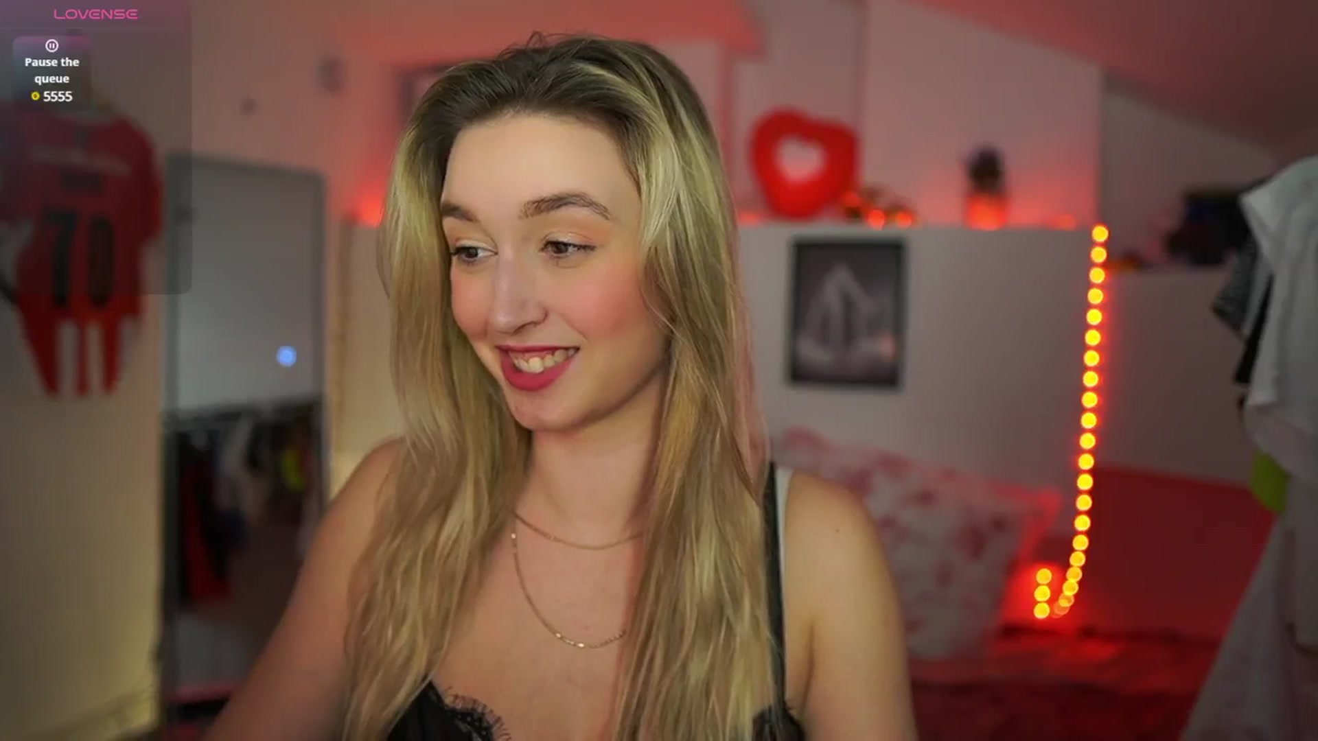 Gallery image thumbnail from Alexis__Texas's myfreecams stream on, 03/12/2025, 22:05 image 6 of 20