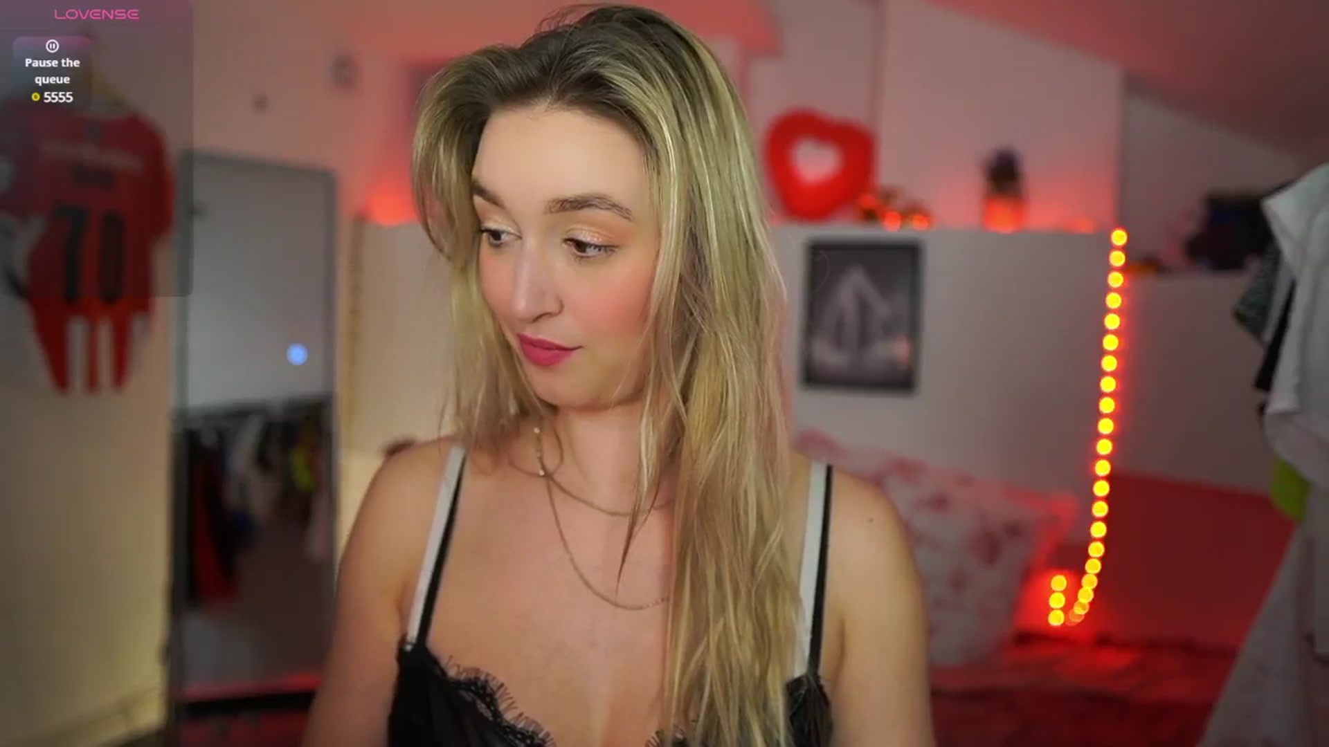 Gallery image thumbnail from Alexis__Texas's myfreecams stream on, 03/12/2025, 22:05 image 18 of 20