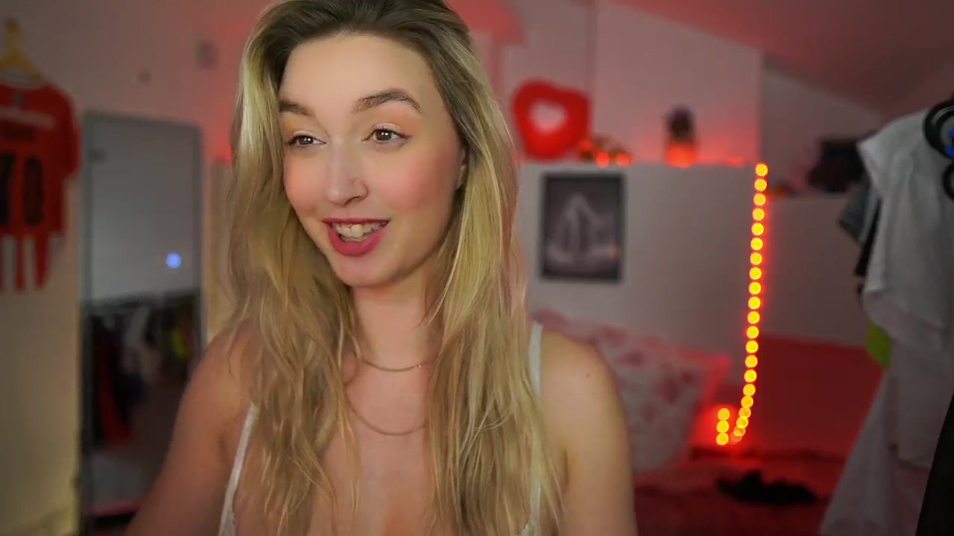 Gallery image thumbnail from Alexis__Texas's myfreecams stream on, 03/12/2025, 23:58 image 16 of 20