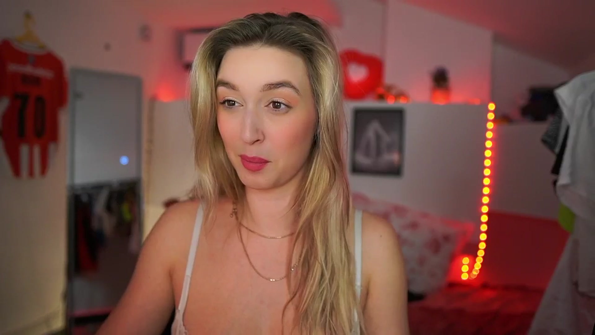 Gallery image thumbnail from Alexis__Texas's myfreecams stream on, 03/12/2025, 23:58 image 13 of 20