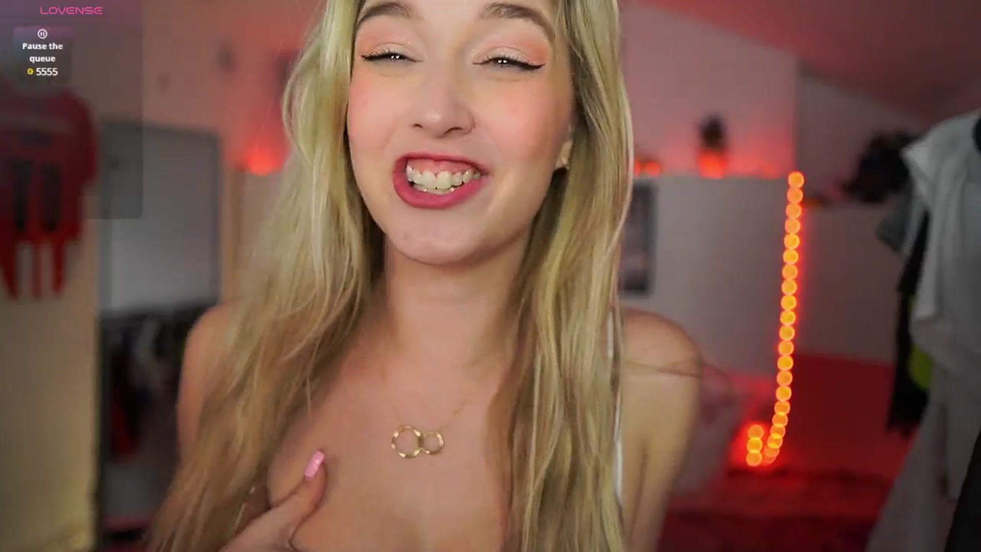 Gallery image thumbnail from Alexis__Texas's myfreecams stream on, 03/14/2025, 22:55 image 15 of 20