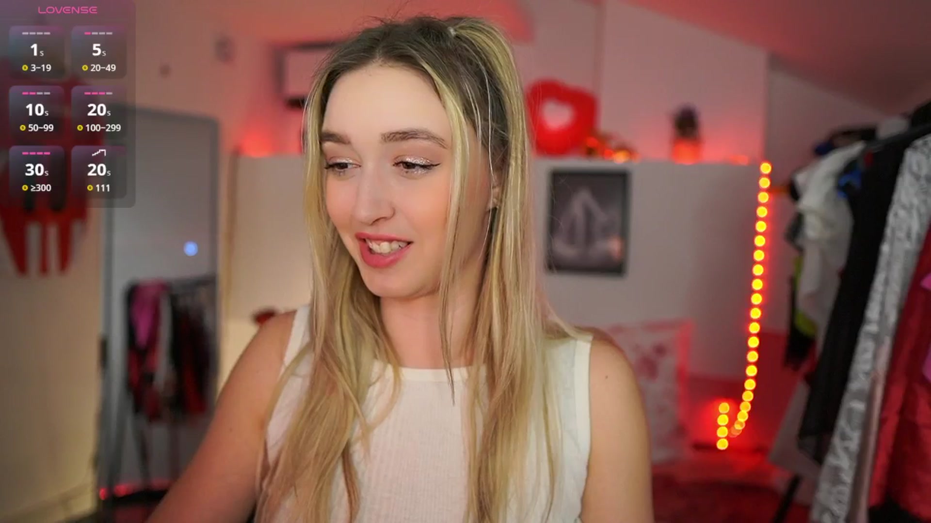 Gallery image thumbnail from Alexis__Texas's myfreecams stream on, 03/19/2025, 24:24 image 6 of 20