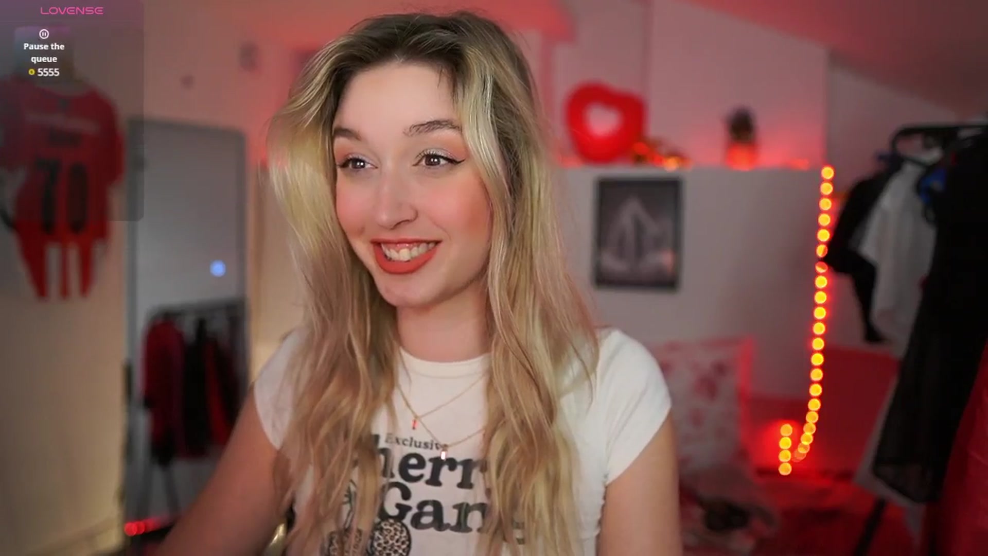 Gallery image thumbnail from Alexis__Texas's myfreecams stream on, 03/22/2025, 24:55 image 13 of 20