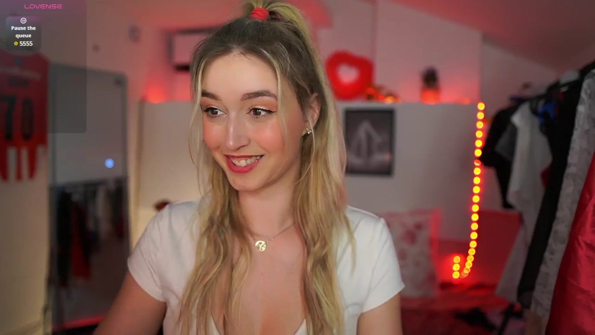 Gallery image thumbnail from Alexis__Texas's myfreecams stream on, 03/23/2025, 21:46 image 7 of 20