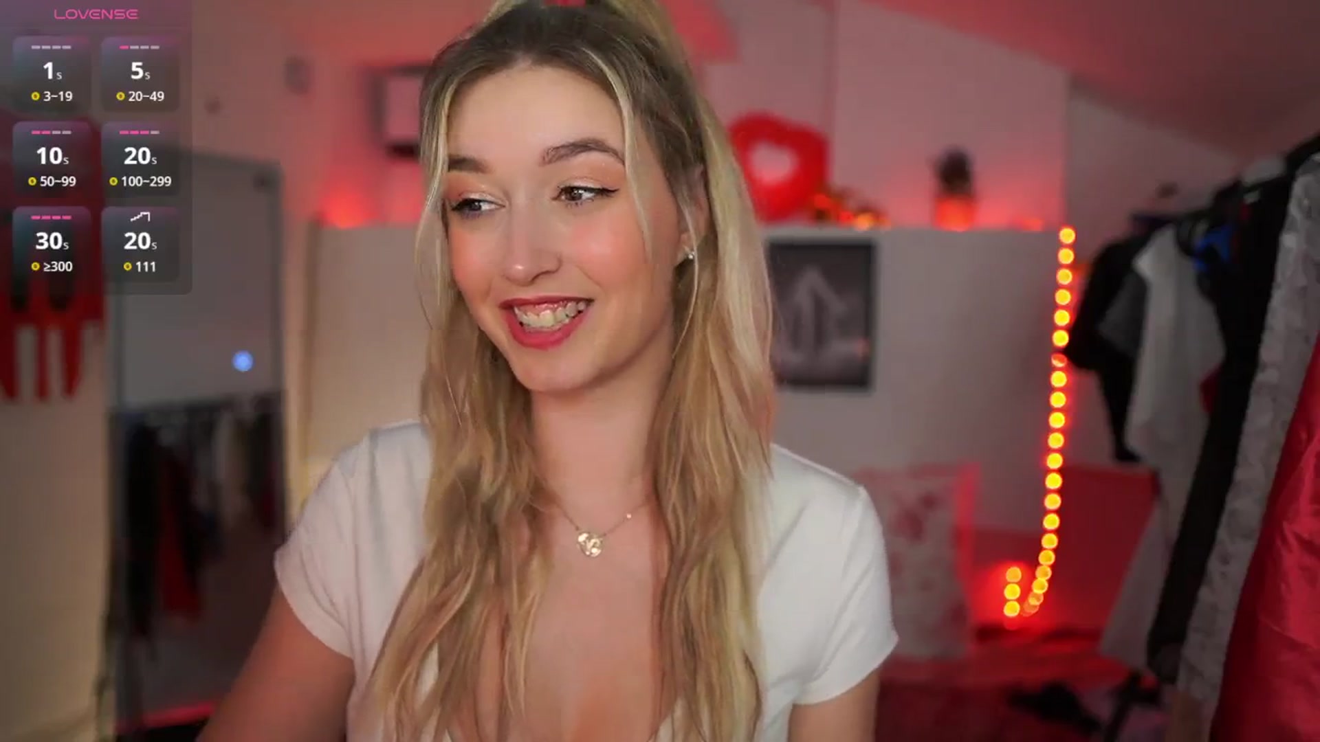 Gallery image thumbnail from Alexis__Texas's myfreecams stream on, 03/23/2025, 21:46 image 13 of 20