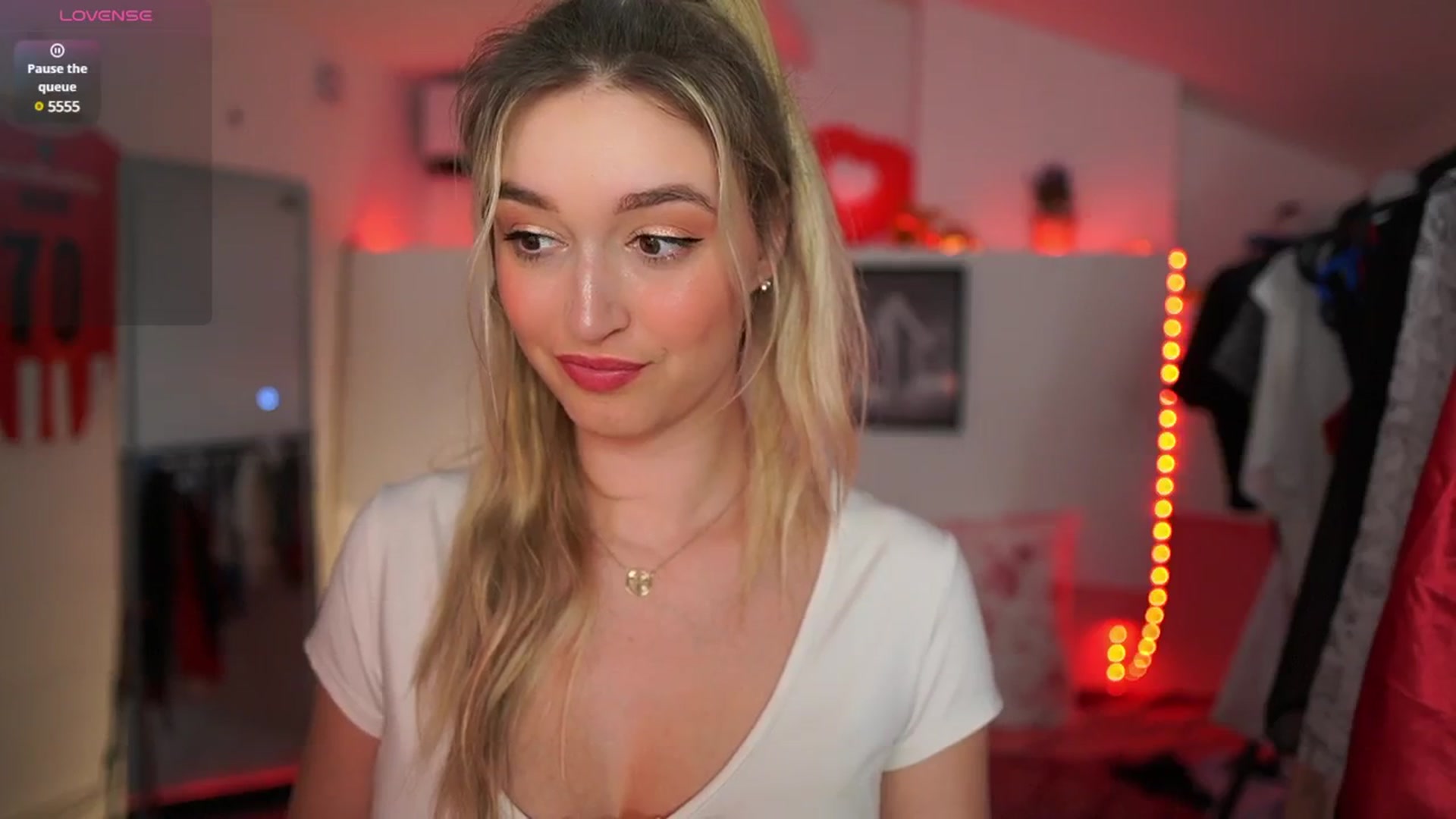 Gallery image thumbnail from Alexis__Texas's myfreecams stream on, 03/23/2025, 21:46 image 17 of 20