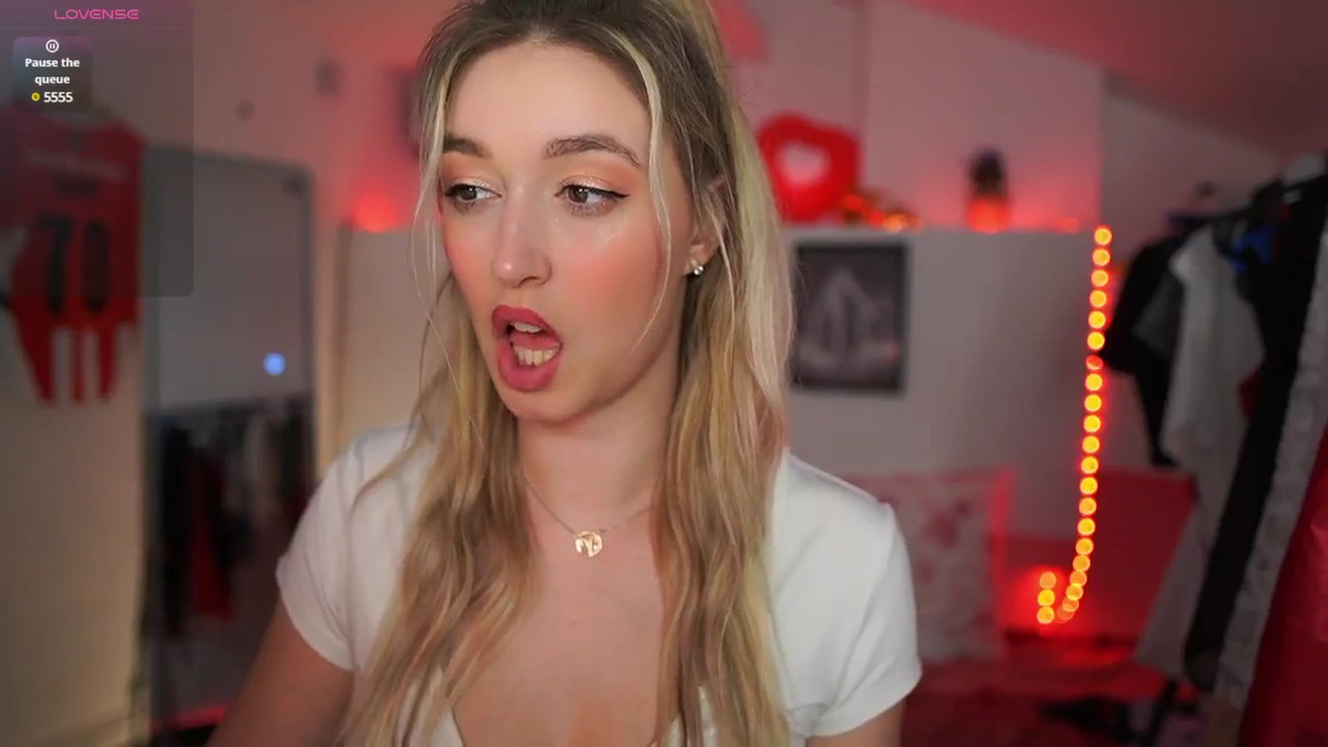 Gallery image thumbnail from Alexis__Texas's myfreecams stream on, 03/23/2025, 22:26 image 18 of 20