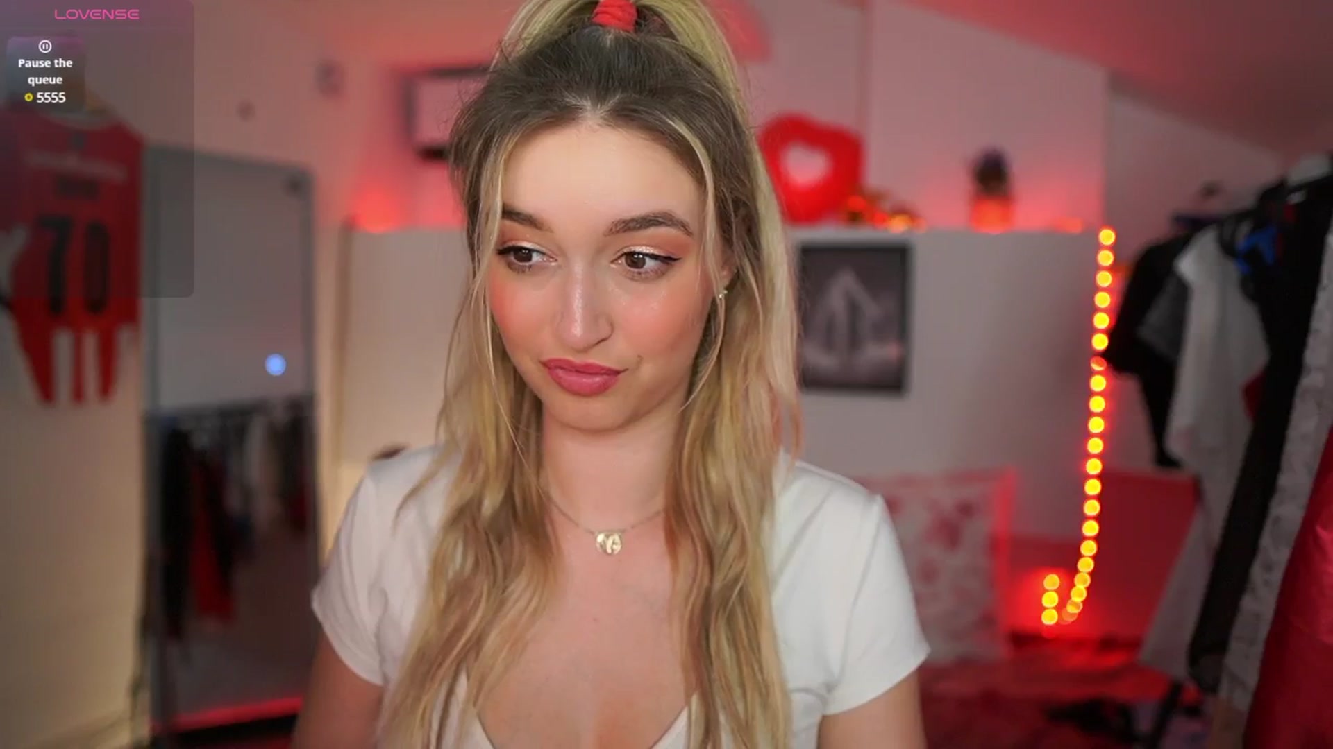 Gallery image thumbnail from Alexis__Texas's myfreecams stream on, 03/23/2025, 22:26 image 19 of 20