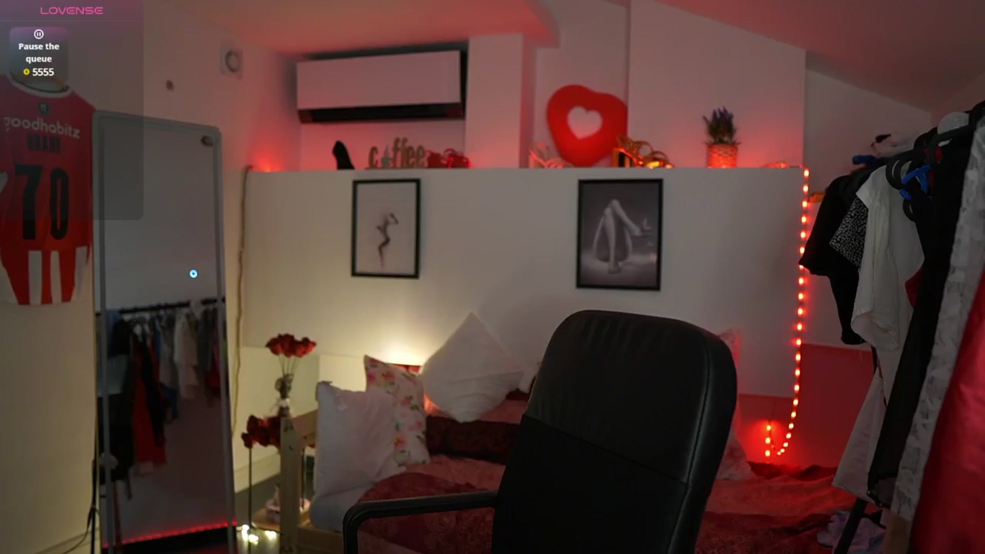 Gallery image thumbnail from Alexis__Texas's myfreecams stream on, 03/24/2025, 24:22 image 19 of 20
