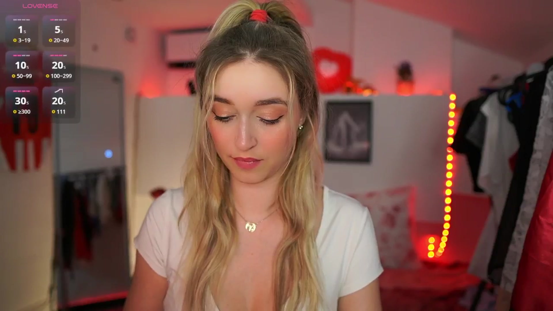 Gallery image thumbnail from Alexis__Texas's myfreecams stream on, 03/24/2025, 24:22 image 10 of 20