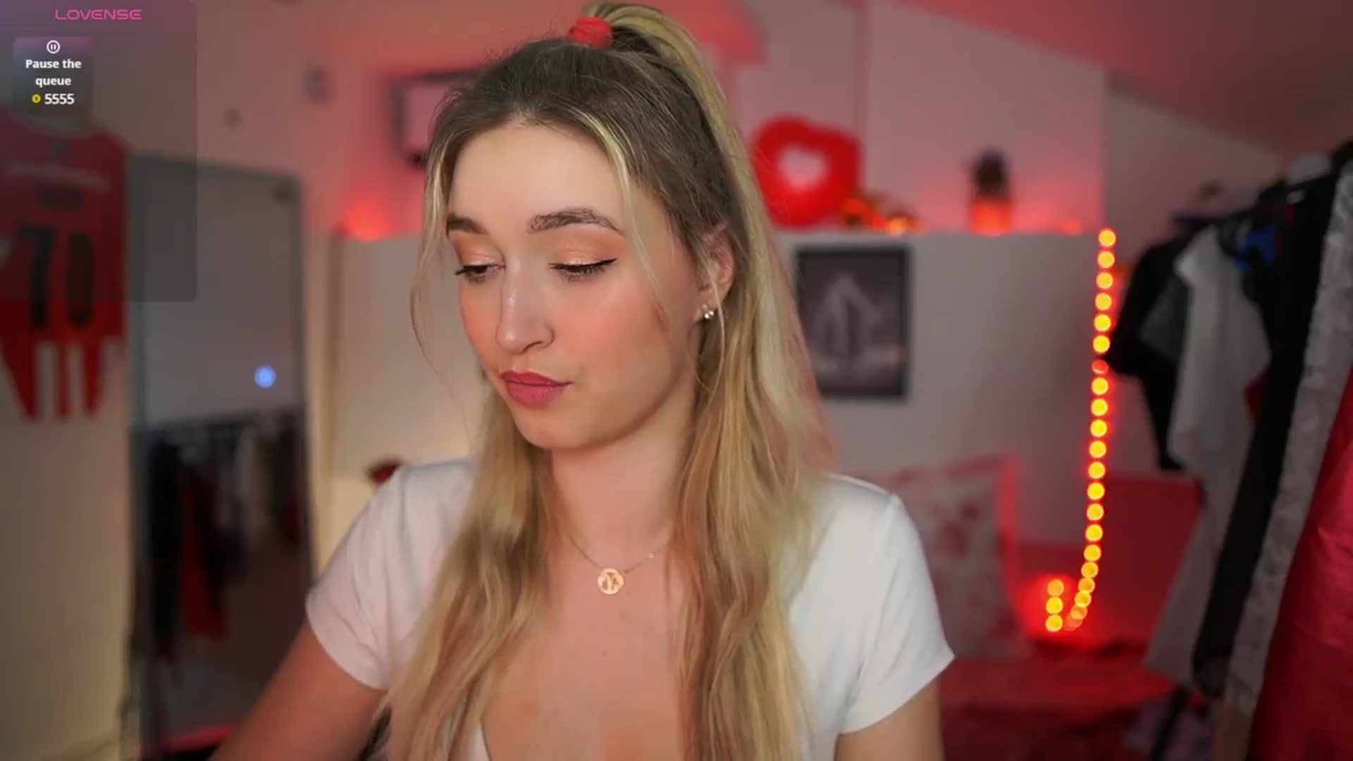 Gallery image thumbnail from Alexis__Texas's myfreecams stream on, 03/24/2025, 24:22 image 2 of 20