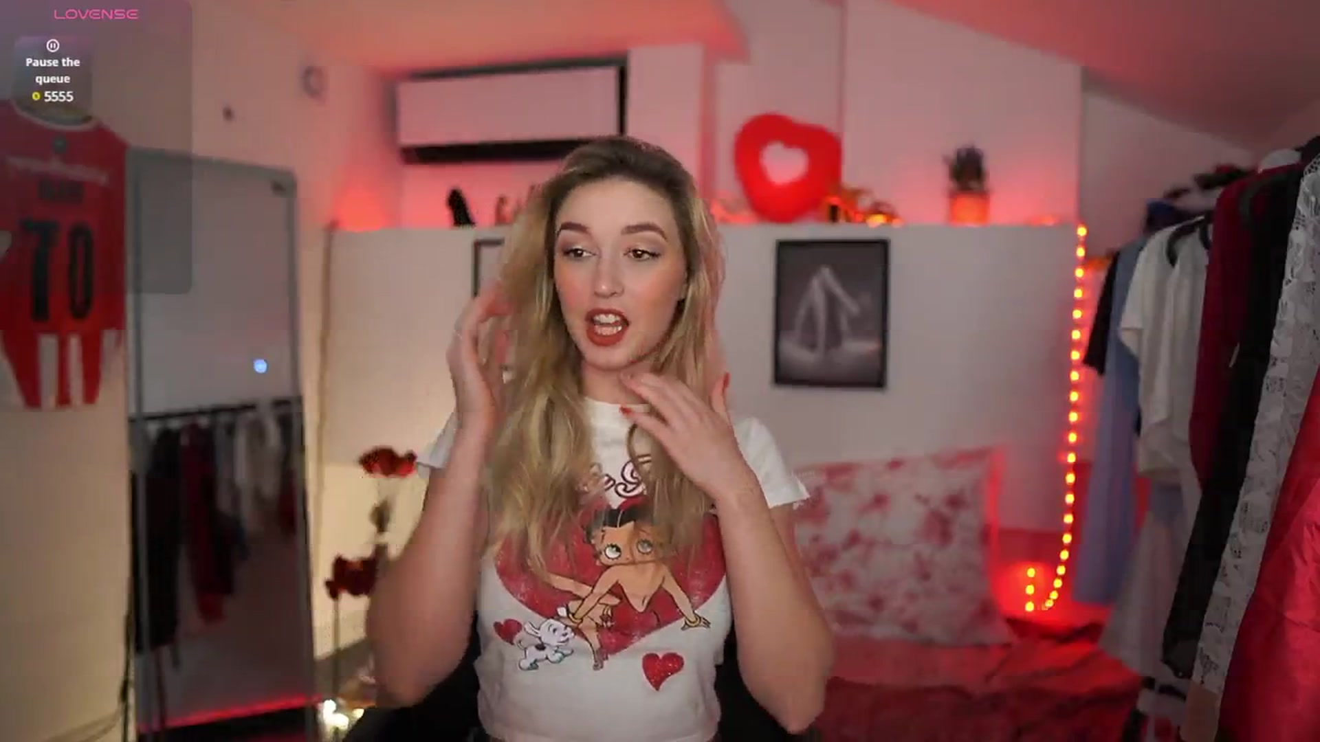 Gallery image thumbnail from Alexis__Texas's myfreecams stream on, 03/25/2025, 19:59 image 5 of 20
