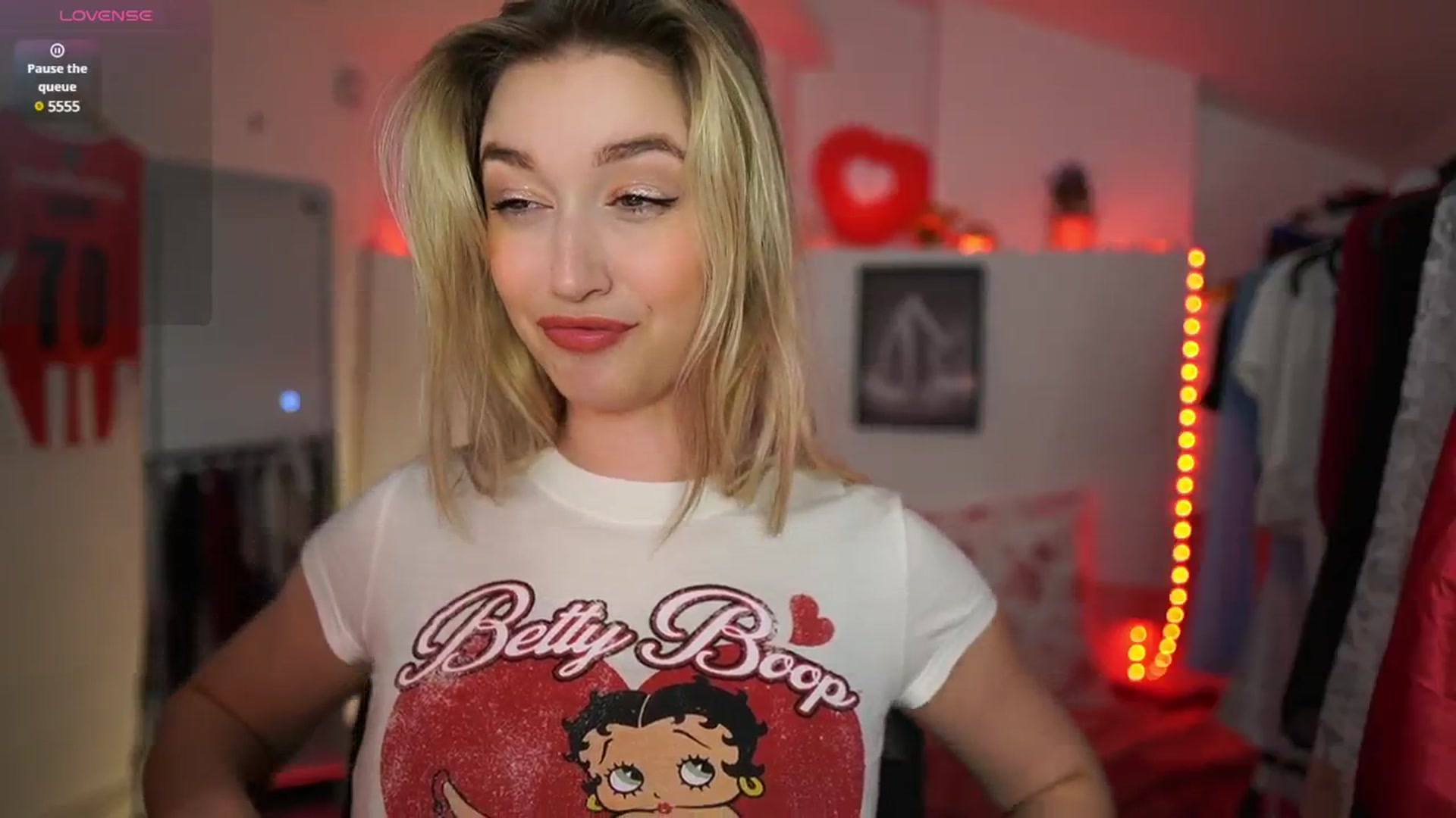 Gallery image thumbnail from Alexis__Texas's myfreecams stream on, 03/25/2025, 22:54 image 3 of 20