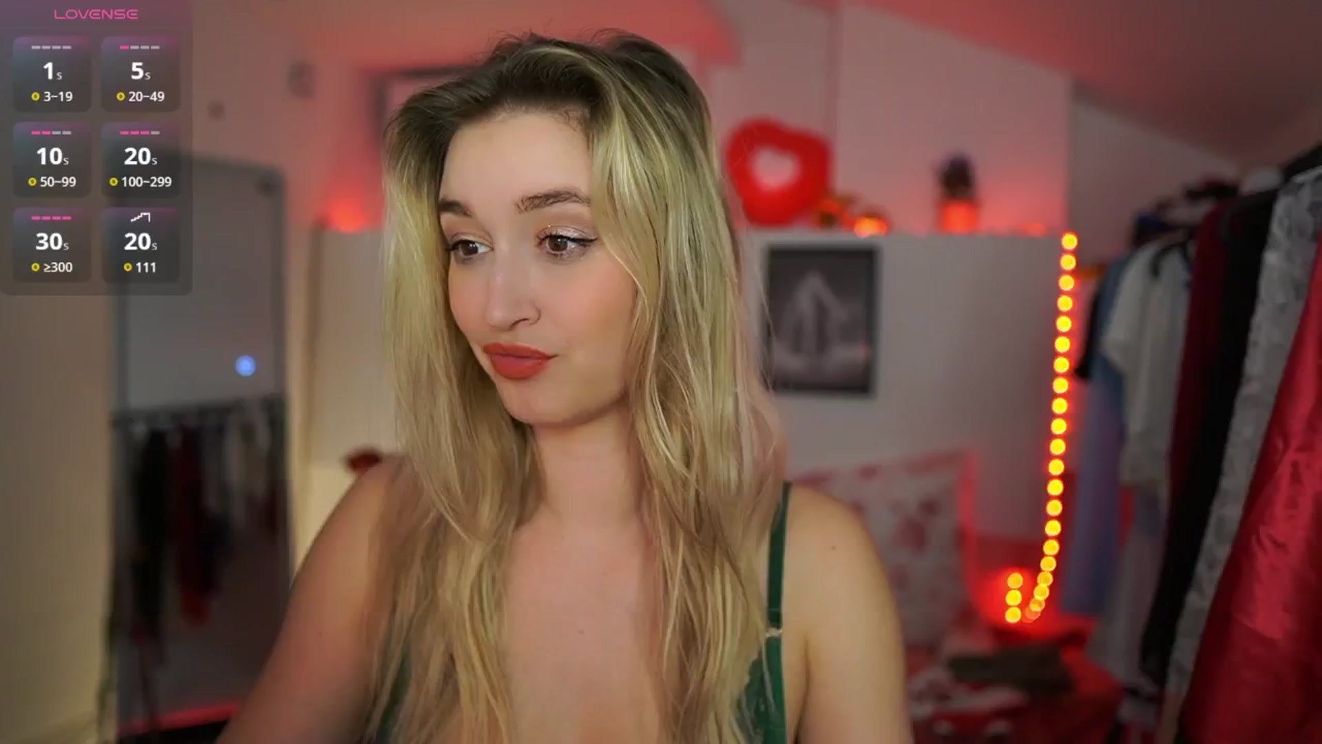 Gallery image thumbnail from Alexis__Texas's myfreecams stream on, 03/26/2025, 24:26 image 16 of 20