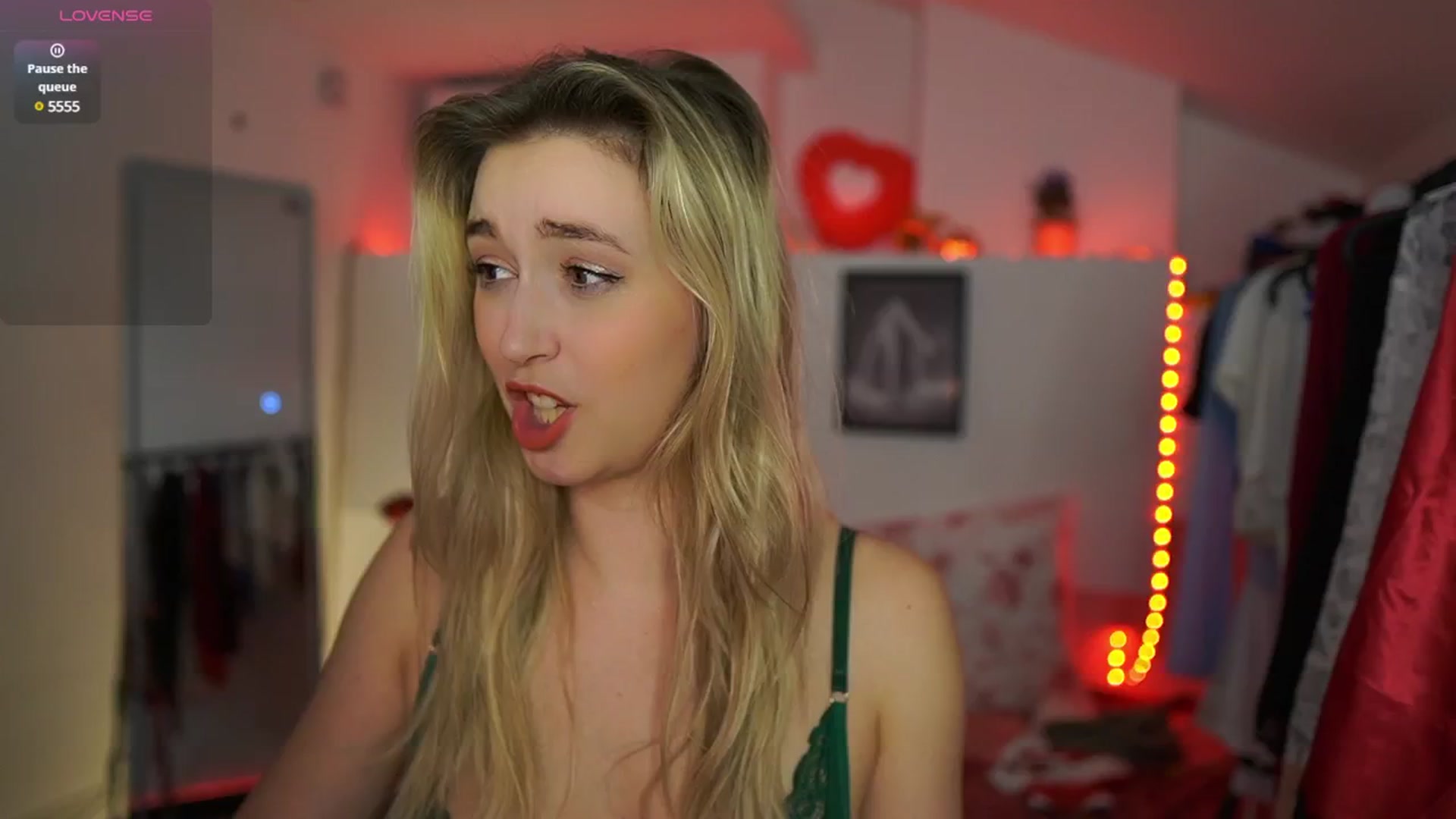 Gallery image thumbnail from Alexis__Texas's myfreecams stream on, 03/26/2025, 24:26 image 12 of 20