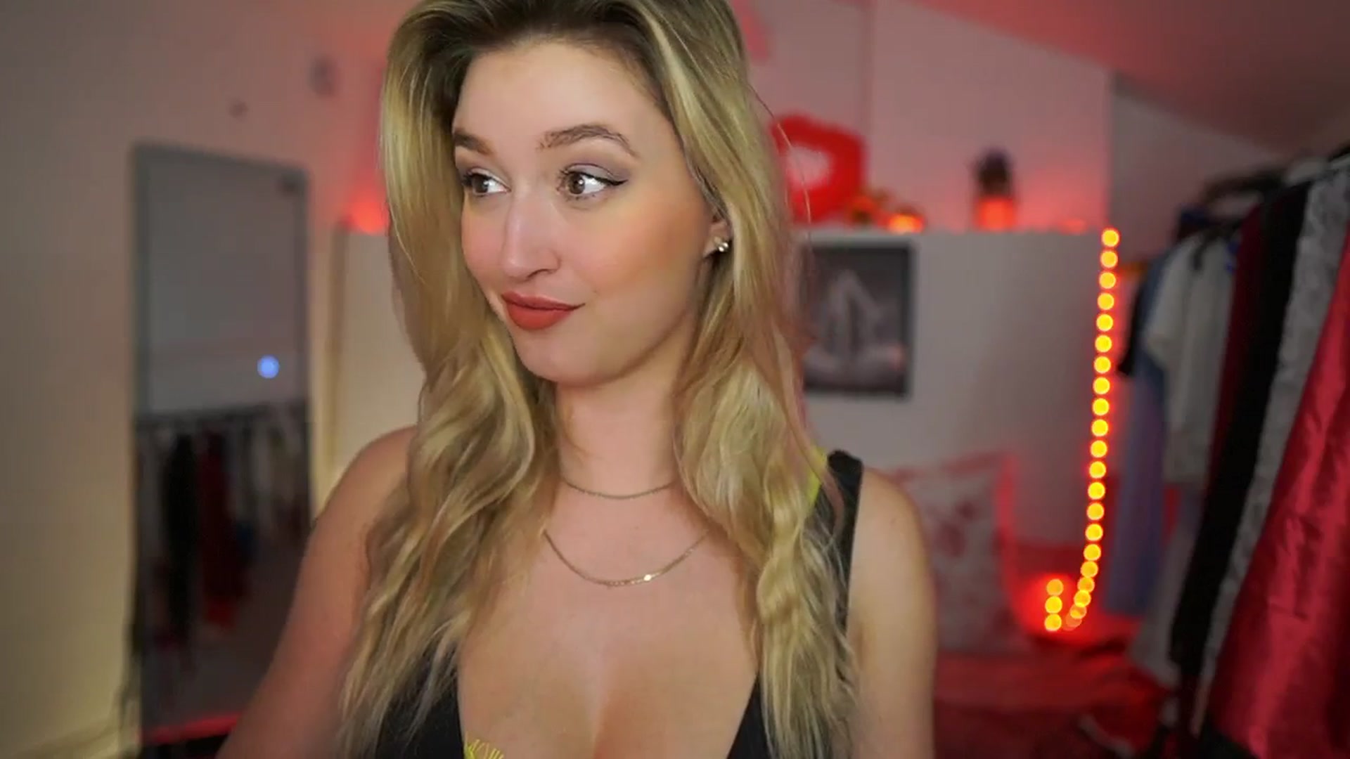 Gallery image thumbnail from Alexis__Texas's myfreecams stream on, 03/26/2025, 21:05 image 4 of 20