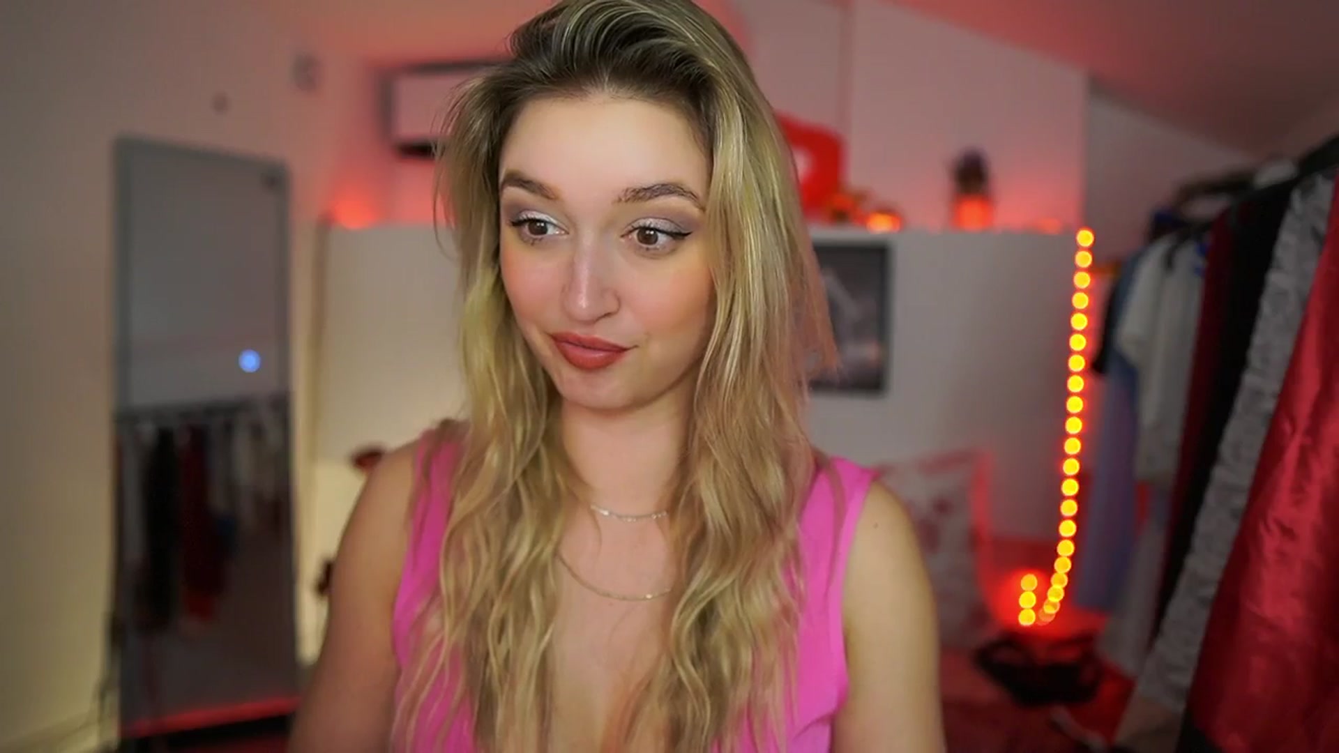 Gallery image thumbnail from Alexis__Texas's myfreecams stream on, 03/26/2025, 22:10 image 11 of 20