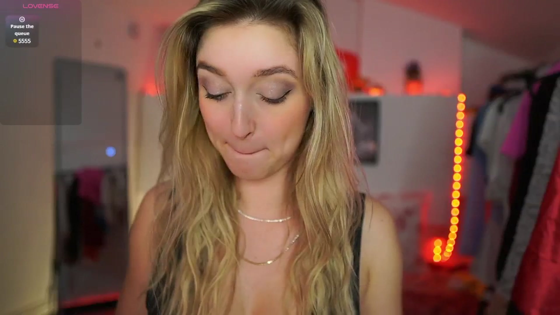 Gallery image thumbnail from Alexis__Texas's myfreecams stream on, 03/27/2025, 24:53 image 19 of 20