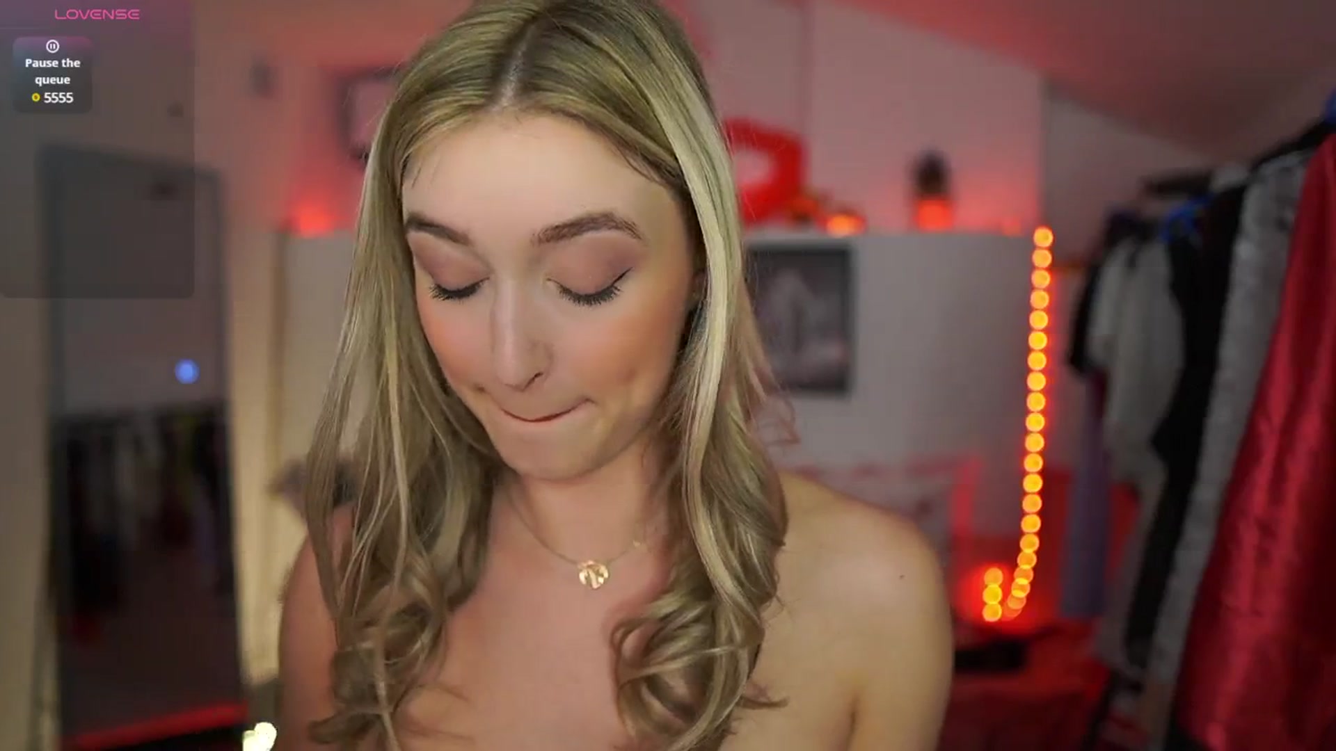 Gallery image thumbnail from Alexis__Texas's myfreecams stream on, 03/28/2025, 21:41 image 5 of 20
