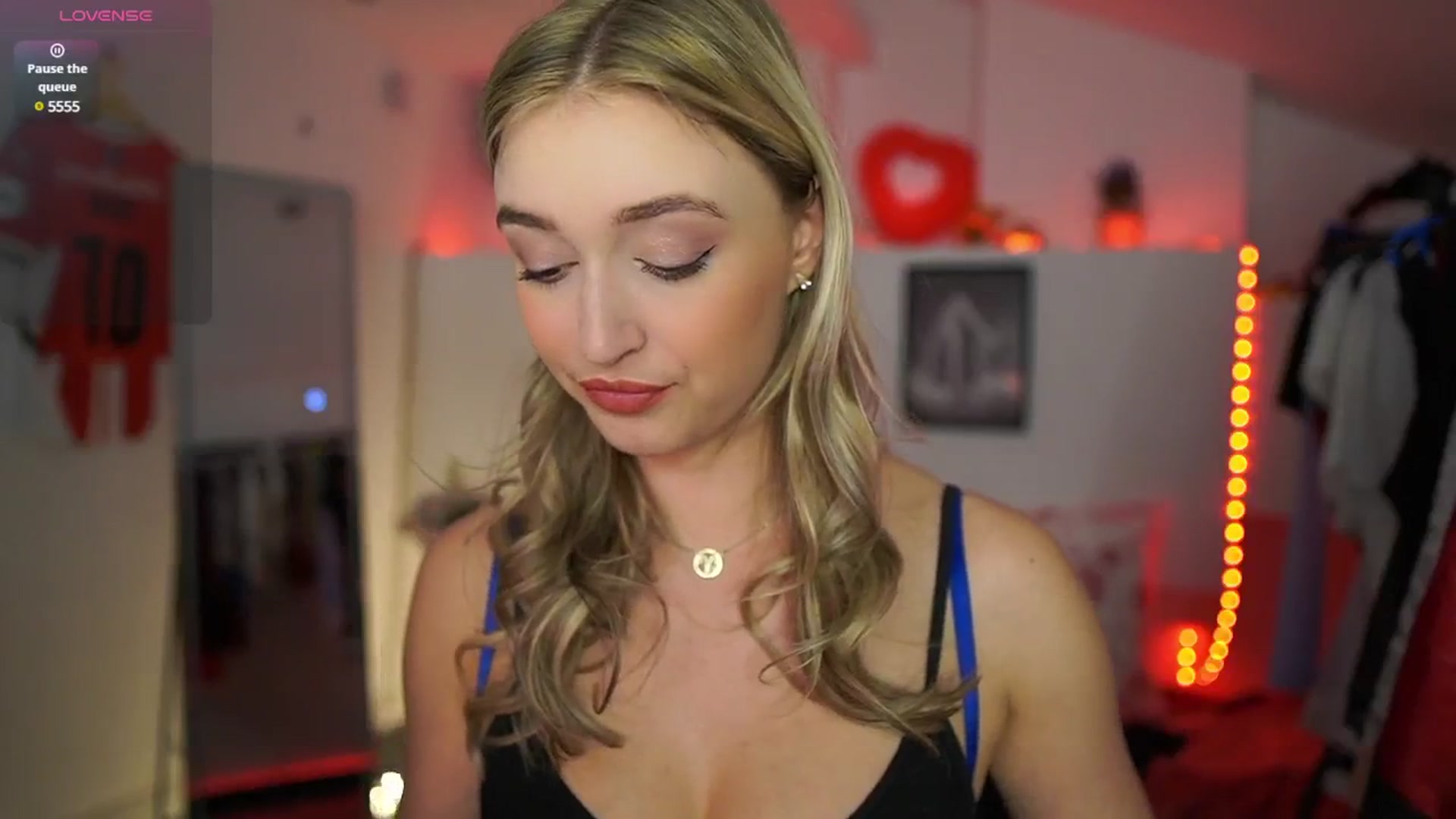 Gallery image thumbnail from Alexis__Texas's myfreecams stream on, 03/28/2025, 23:49 image 7 of 20
