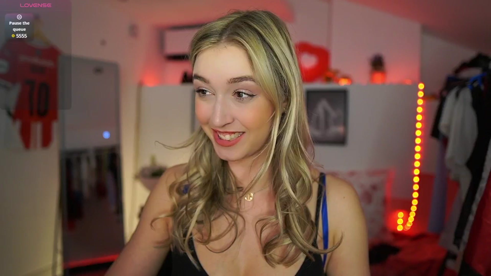 Gallery image thumbnail from Alexis__Texas's myfreecams stream on, 03/28/2025, 23:49 image 8 of 20