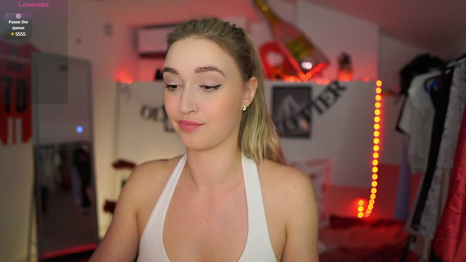 Gallery image thumbnail from Alexis__Texas's myfreecams stream on, 04/01/2025, 22:36 image 10 of 20