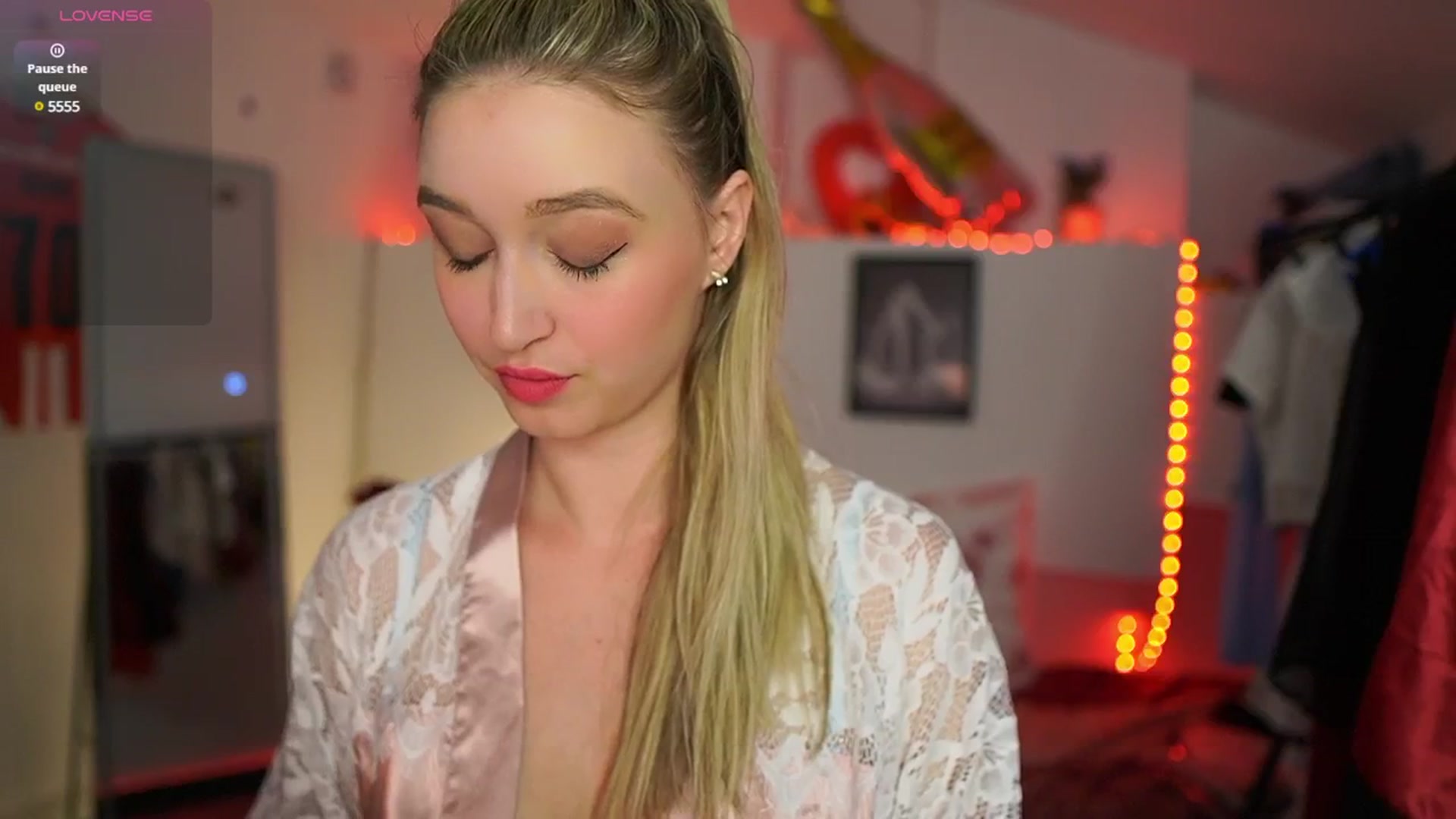 Gallery image thumbnail from Alexis__Texas's myfreecams stream on, 04/08/2025, 21:45 image 4 of 20