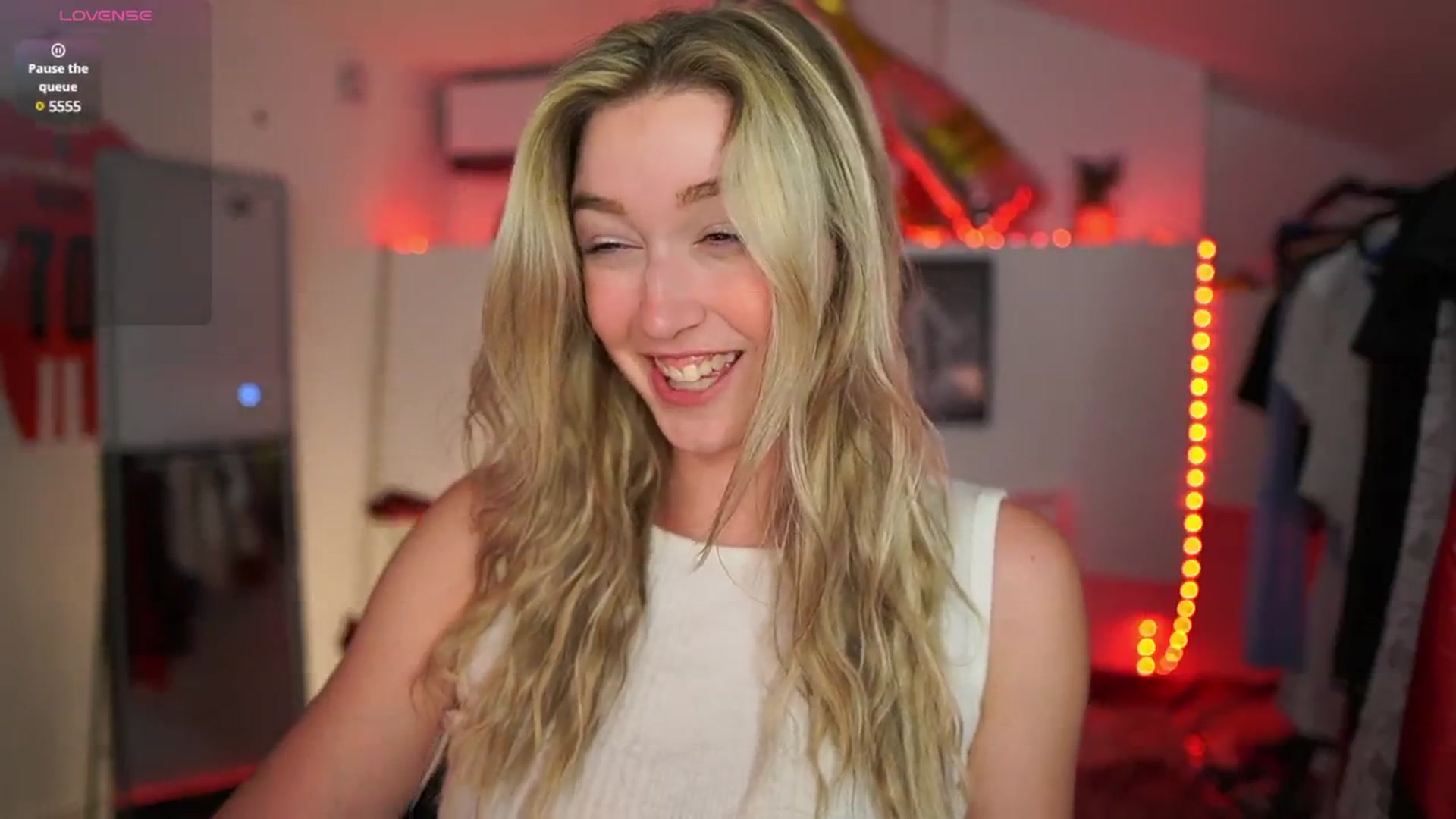 Gallery image thumbnail from Alexis__Texas's myfreecams stream on, 04/09/2025, 21:50 image 11 of 20