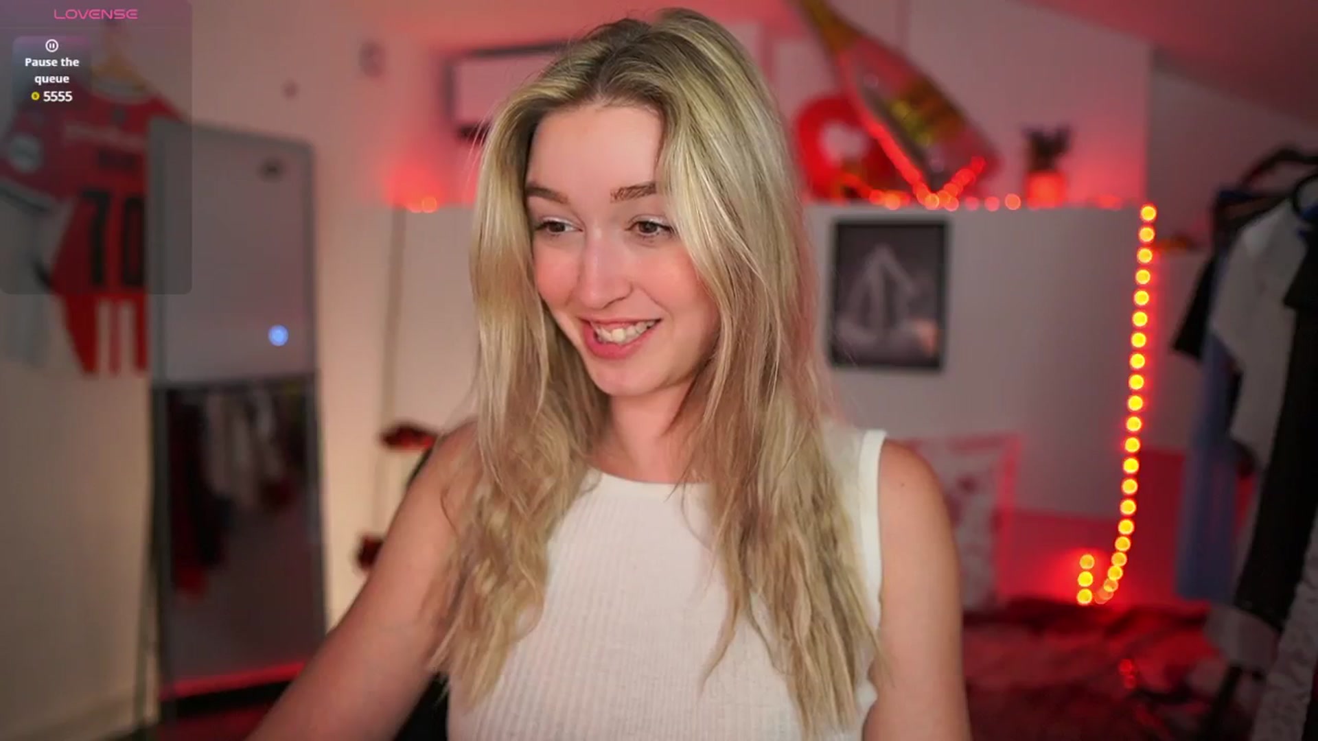 Gallery image thumbnail from Alexis__Texas's myfreecams stream on, 04/09/2025, 23:44 image 9 of 20