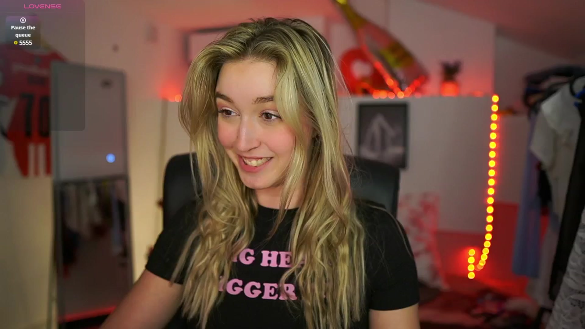 Gallery image thumbnail from Alexis__Texas's myfreecams stream on, 04/11/2025, 22:33 image 13 of 20