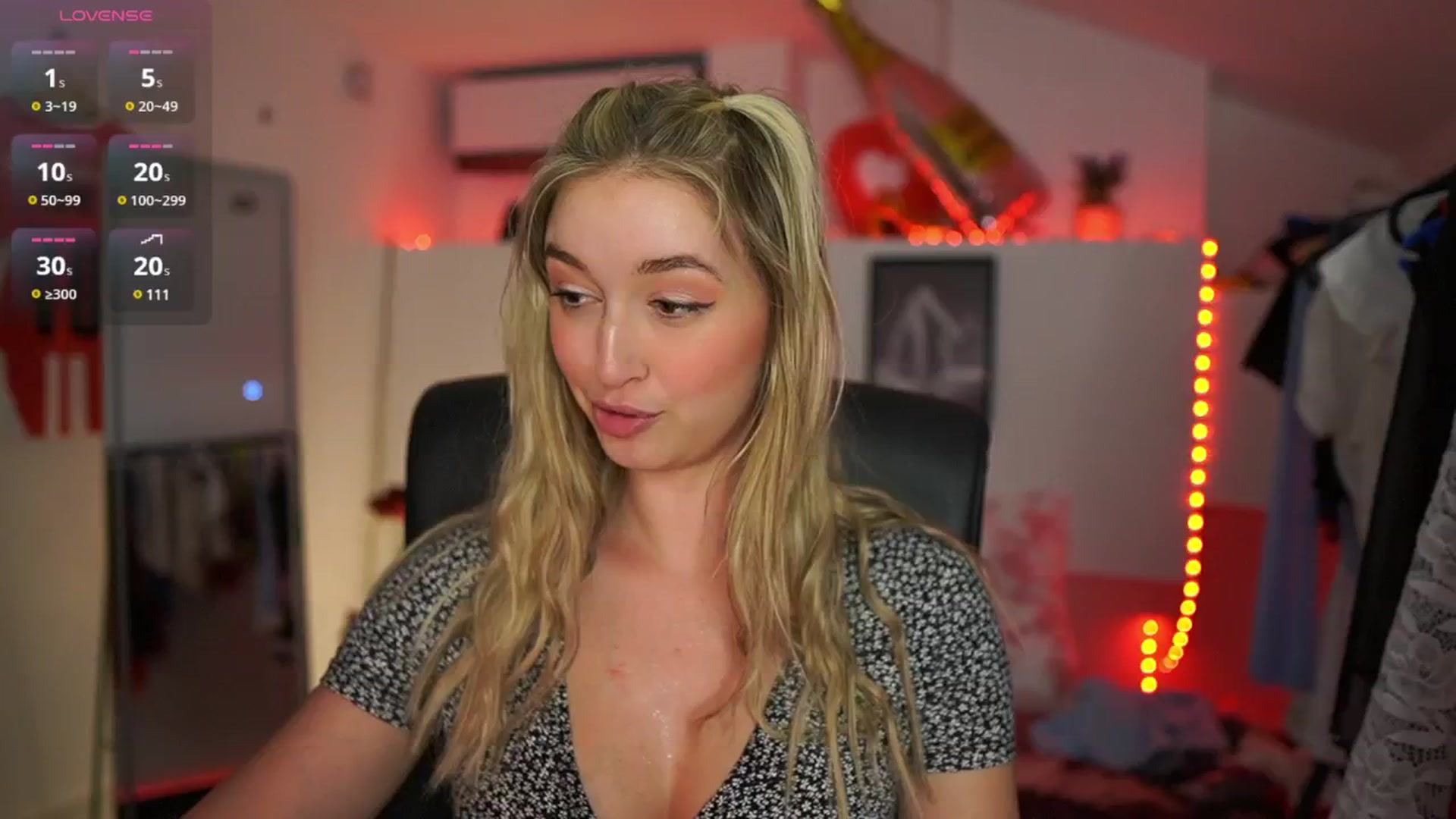 Gallery image thumbnail from Alexis__Texas's myfreecams stream on, 04/12/2025, 15:04 image 6 of 20