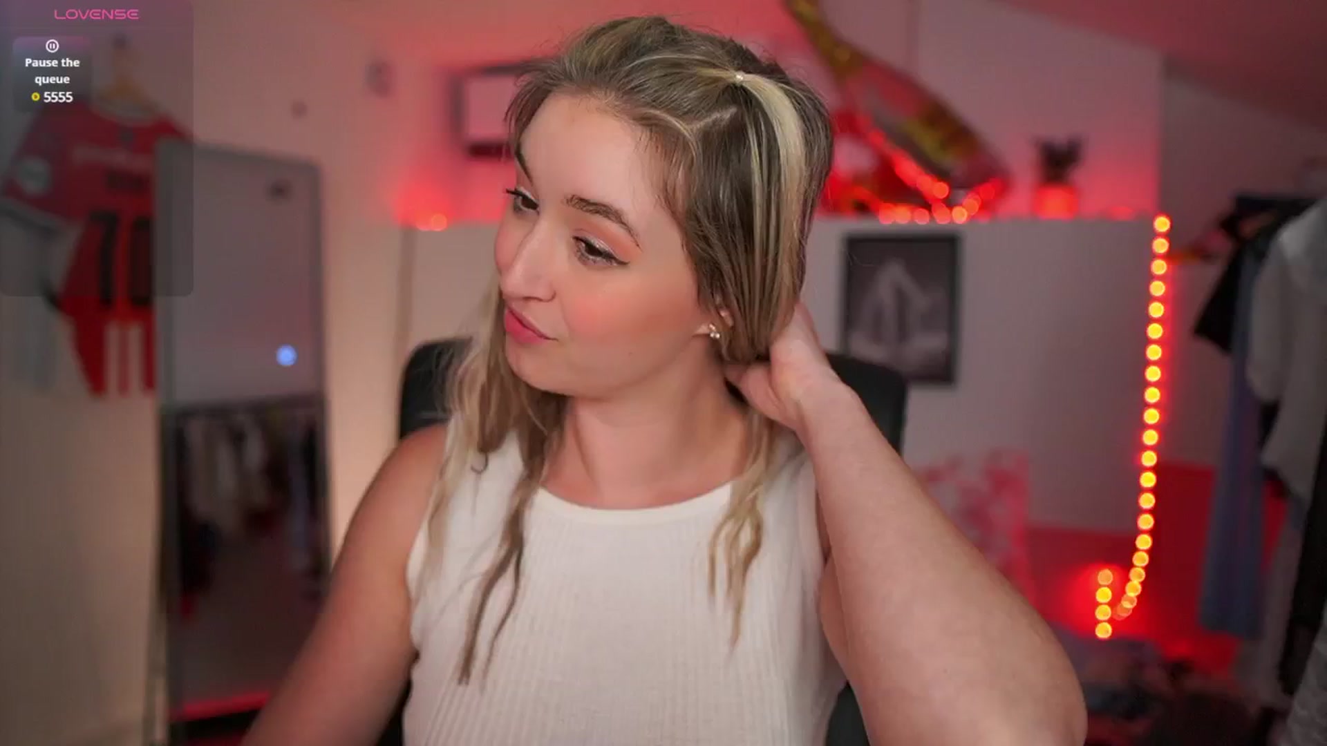Gallery image thumbnail from Alexis__Texas's myfreecams stream on, 04/12/2025, 17:45 image 19 of 20