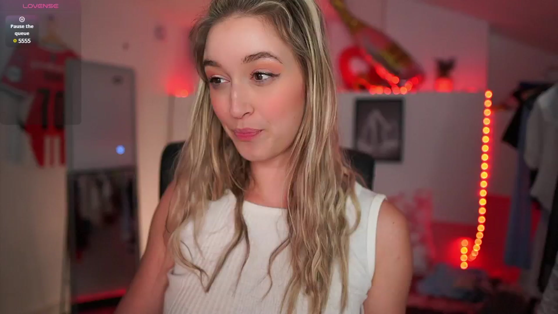 Gallery image thumbnail from Alexis__Texas's myfreecams stream on, 04/12/2025, 17:45 image 20 of 20