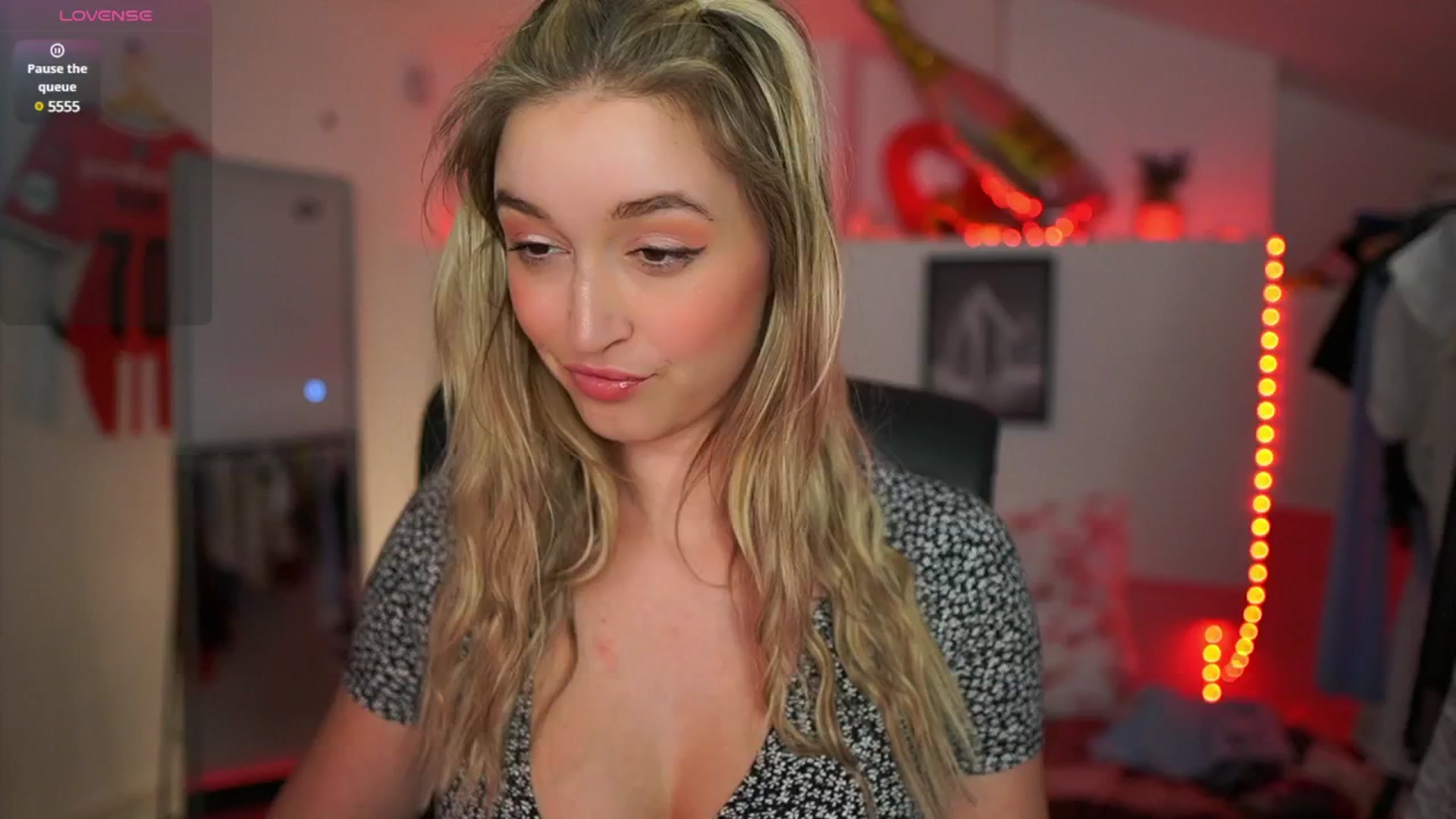 Gallery image thumbnail from Alexis__Texas's myfreecams stream on, 04/12/2025, 17:45 image 3 of 20