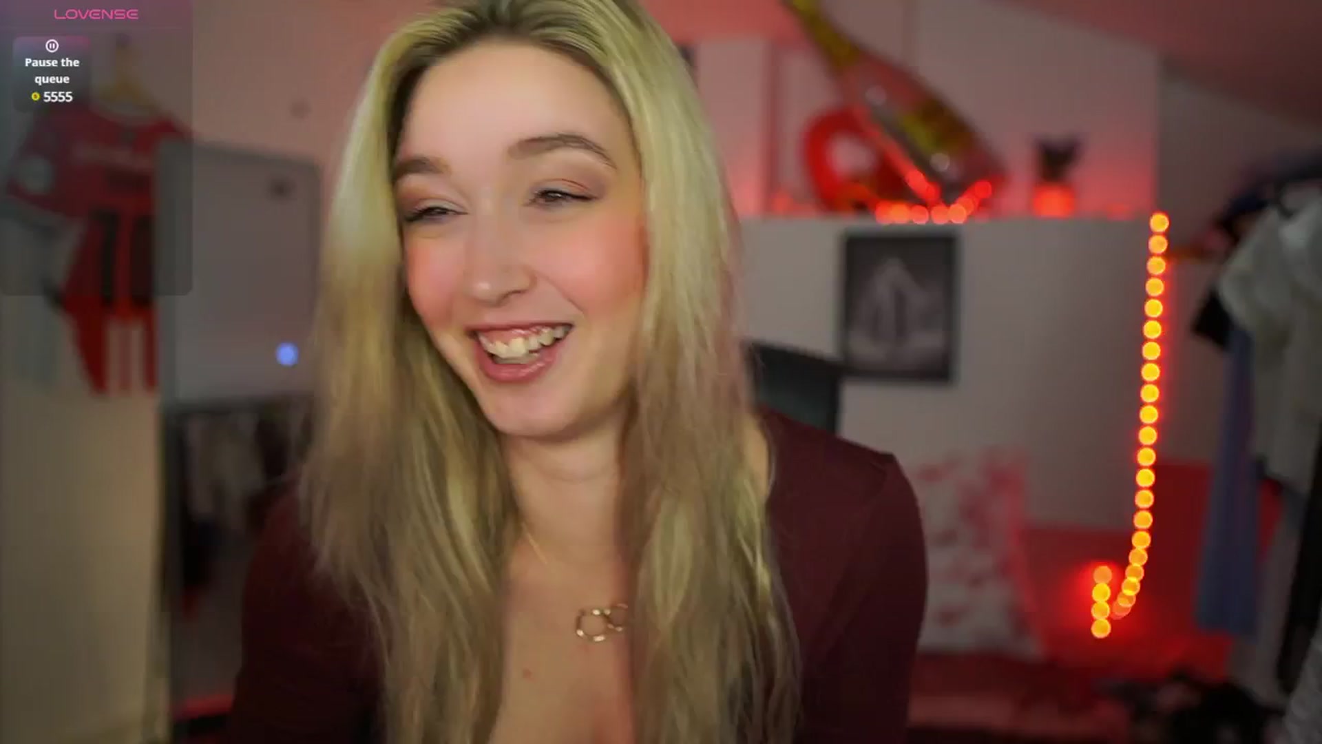 Gallery image thumbnail from Alexis__Texas's myfreecams stream on, 04/13/2025, 18:41 image 4 of 20
