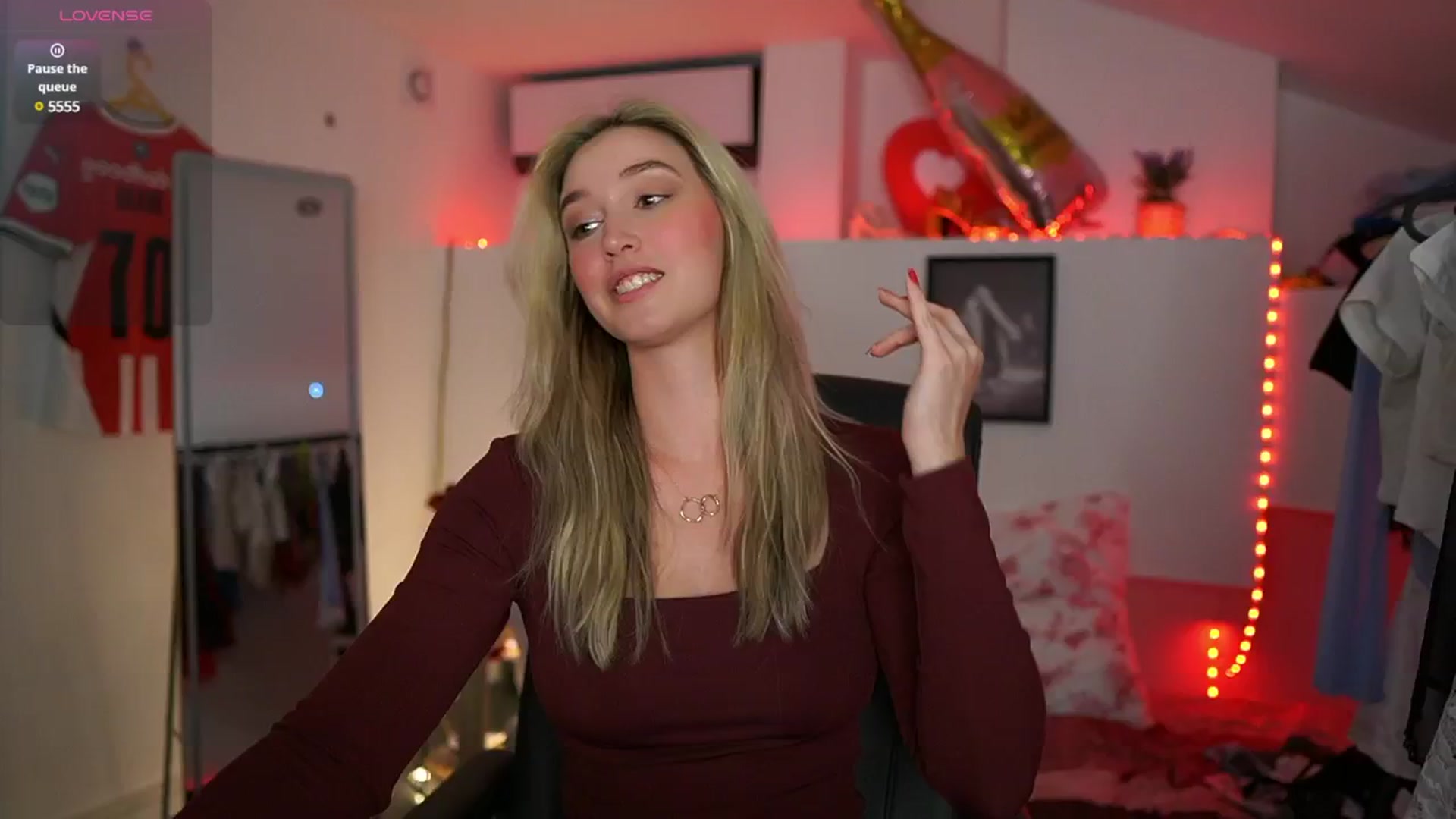 Gallery image thumbnail from Alexis__Texas's myfreecams stream on, 04/13/2025, 20:14 image 5 of 20