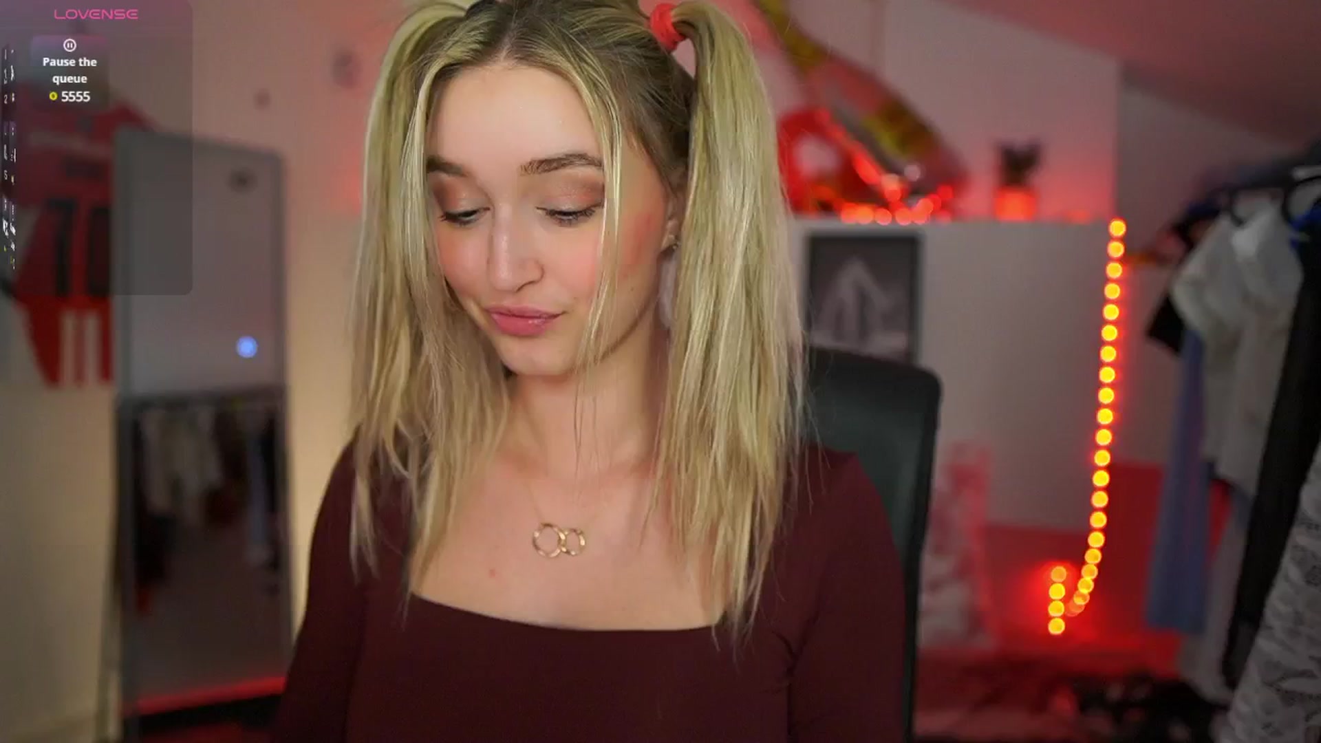 Gallery image thumbnail from Alexis__Texas's myfreecams stream on, 04/13/2025, 21:34 image 18 of 20