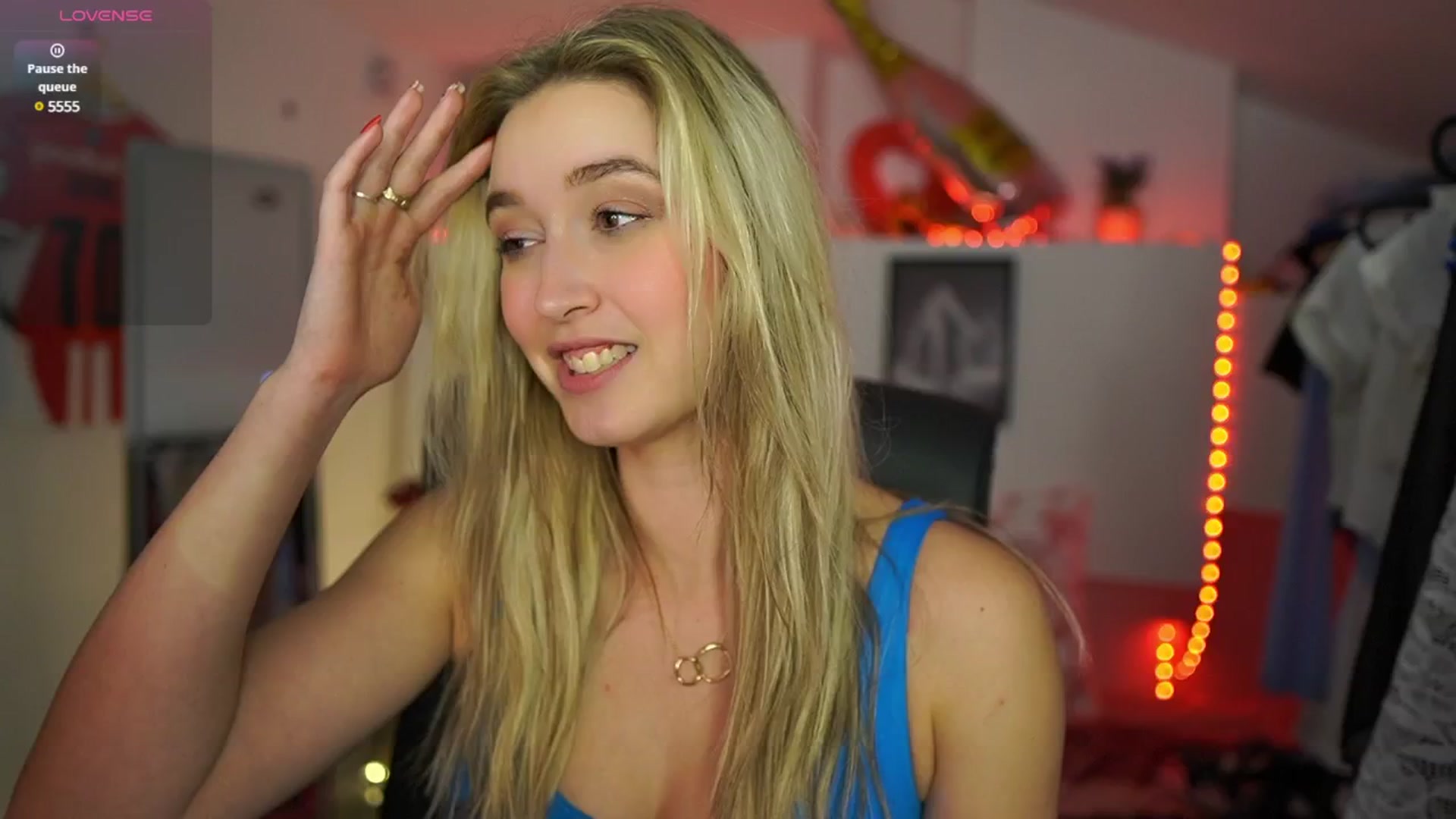 Gallery image thumbnail from Alexis__Texas's myfreecams stream on, 04/13/2025, 22:19 image 2 of 20