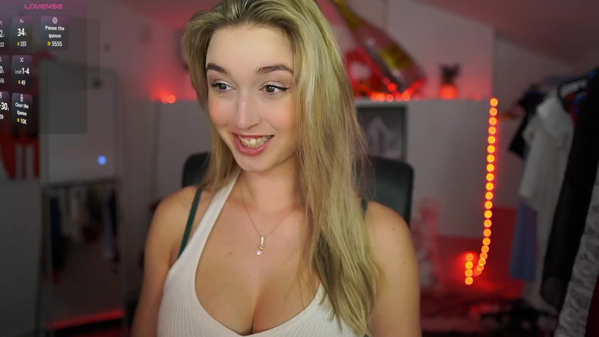 Gallery image thumbnail from Alexis__Texas's myfreecams stream on, 04/15/2025, 20:52 image 2 of 20