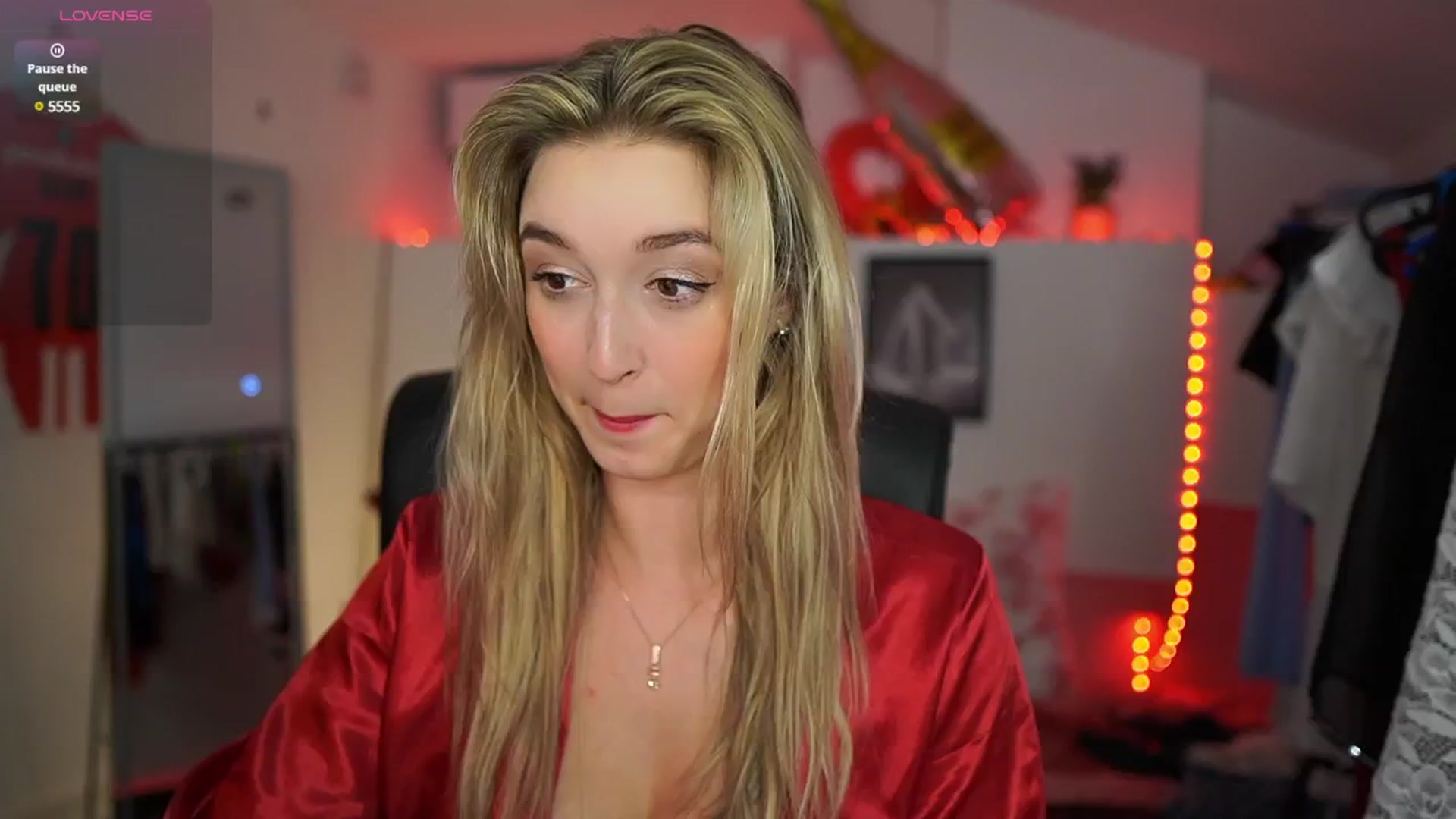 Gallery image thumbnail from Alexis__Texas's myfreecams stream on, 04/15/2025, 21:30 image 3 of 20