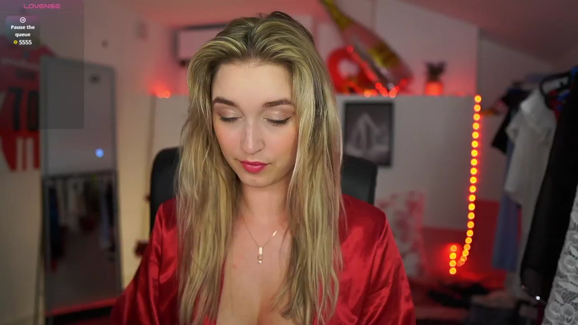 Gallery image thumbnail from Alexis__Texas's myfreecams stream on, 04/15/2025, 21:30 image 4 of 20