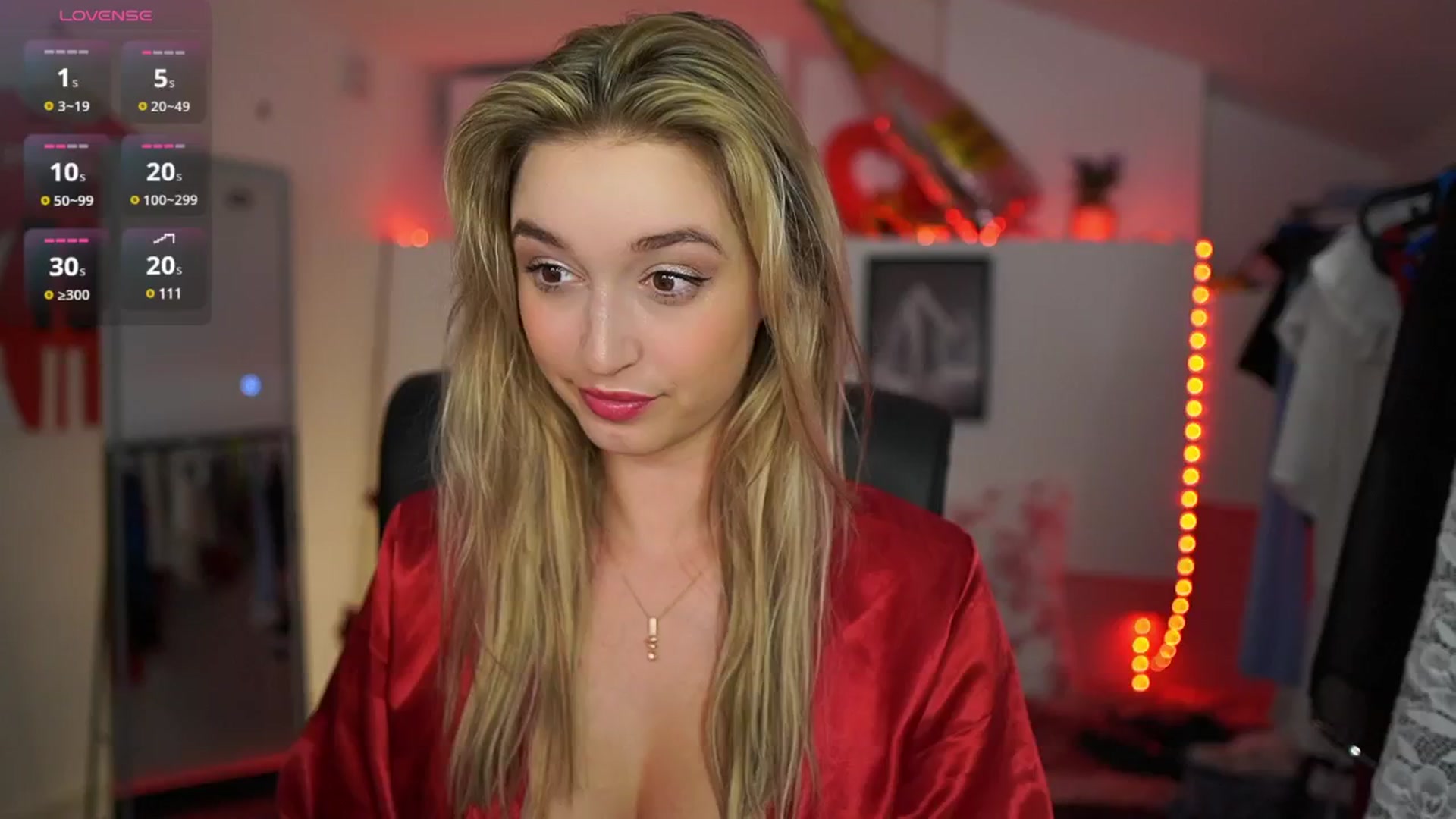 Gallery image thumbnail from Alexis__Texas's myfreecams stream on, 04/15/2025, 21:30 image 5 of 20