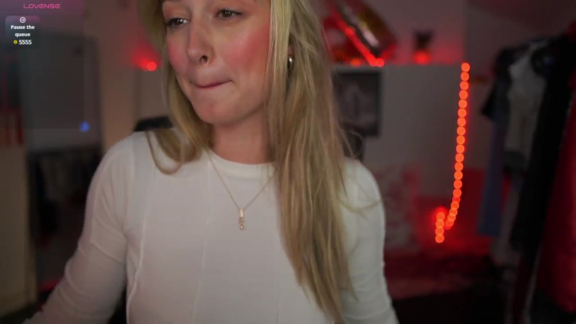 Gallery image thumbnail from Alexis__Texas's myfreecams stream on, 04/25/2025, 22:29 image 3 of 20