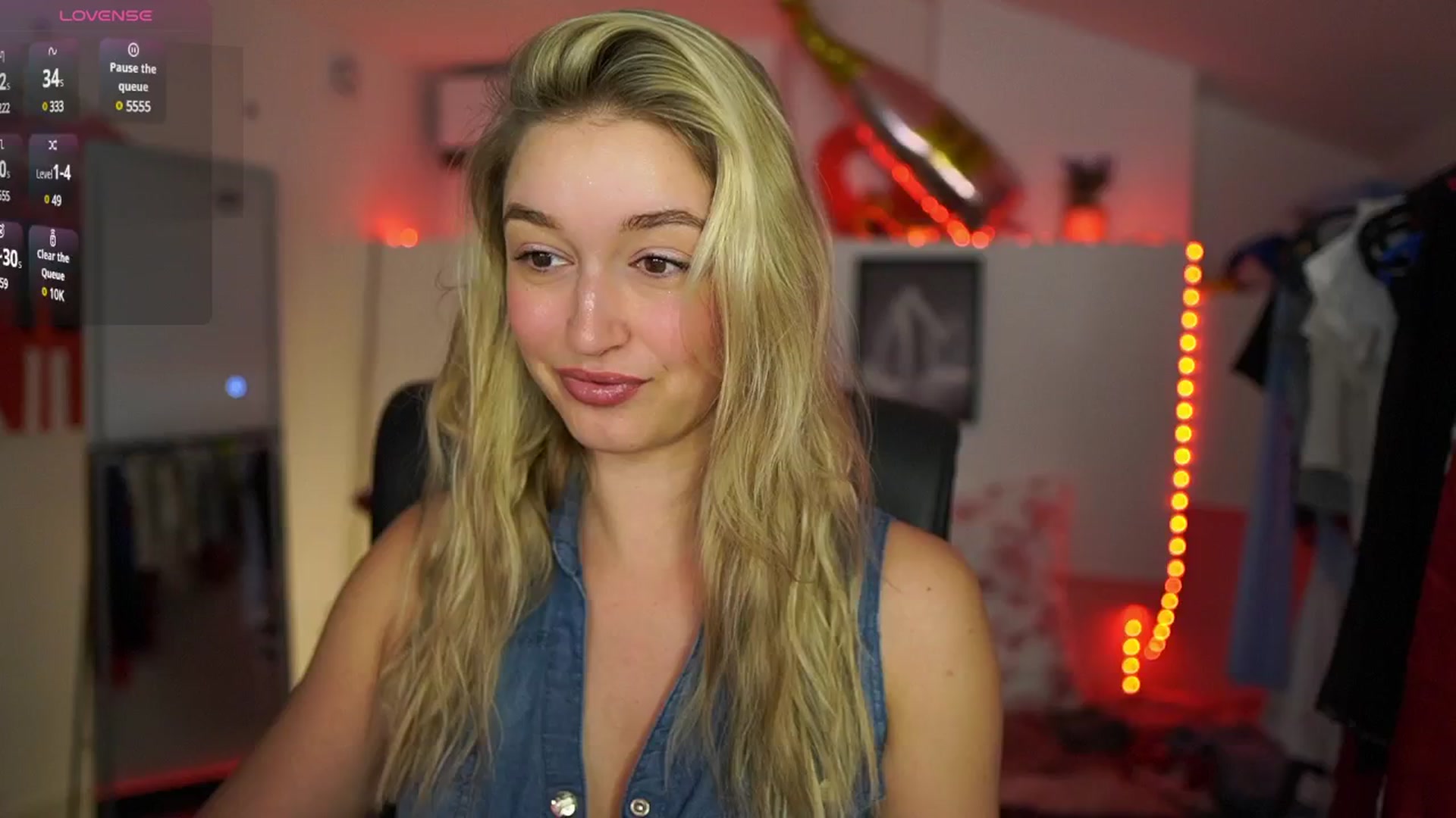 Gallery image thumbnail from Alexis__Texas's myfreecams stream on, 04/26/2025, 14:22 image 1 of 20