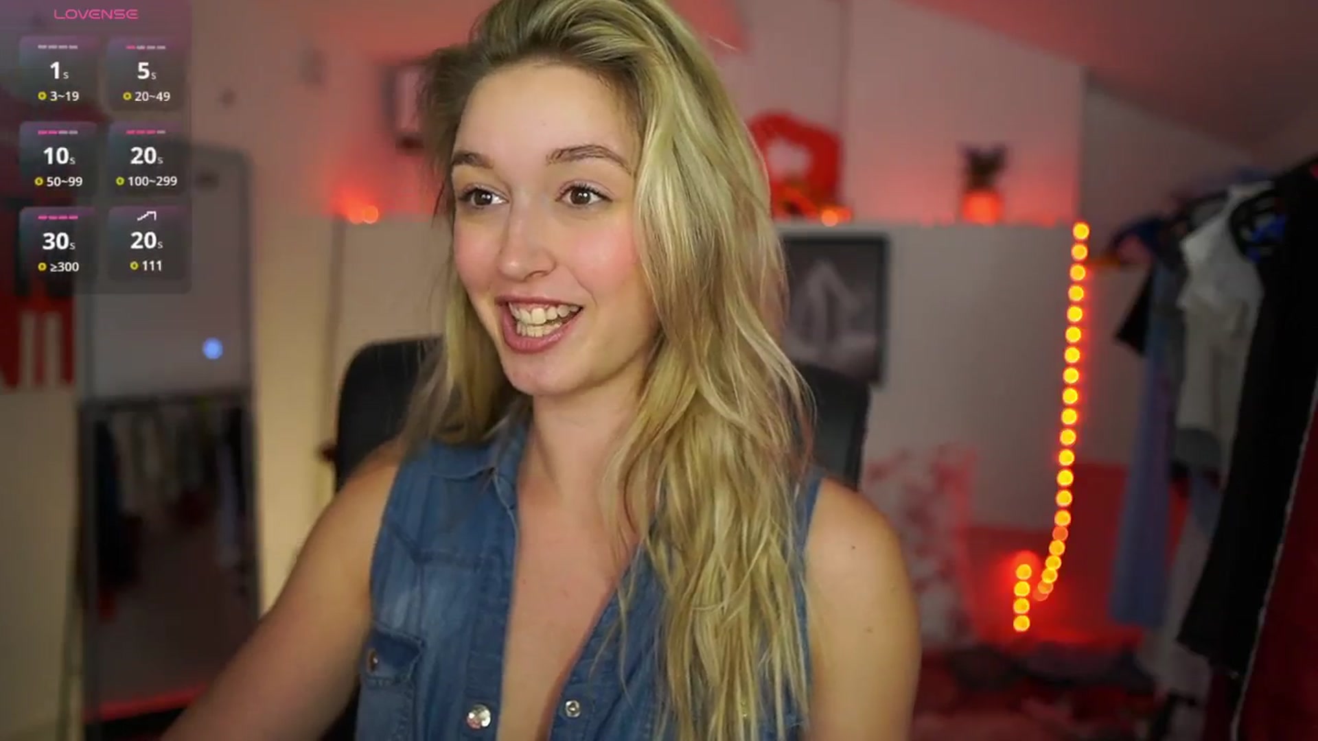 Gallery image thumbnail from Alexis__Texas's myfreecams stream on, 04/26/2025, 15:51 image 16 of 20