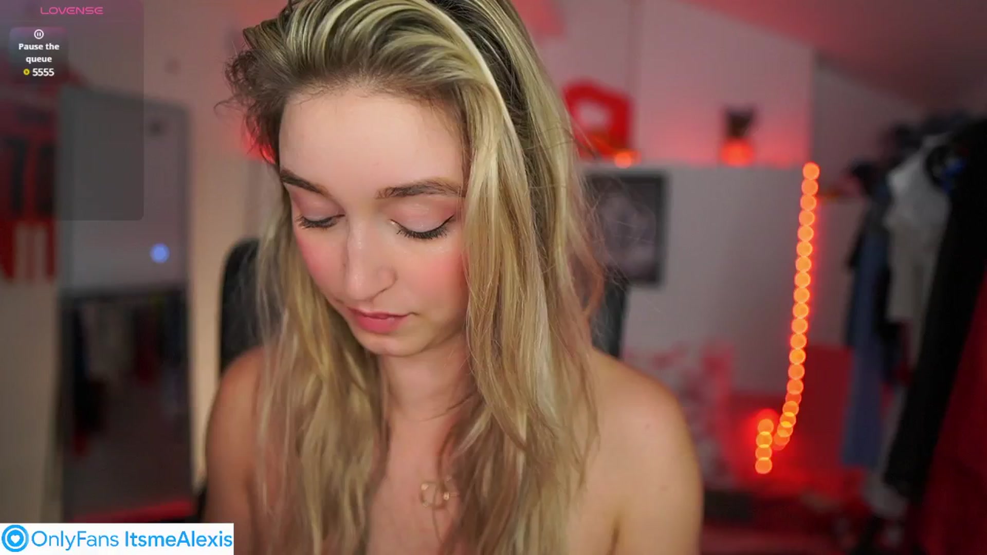 Gallery image thumbnail from Alexis__Texas's myfreecams stream on, 04/27/2025, 22:41 image 19 of 20