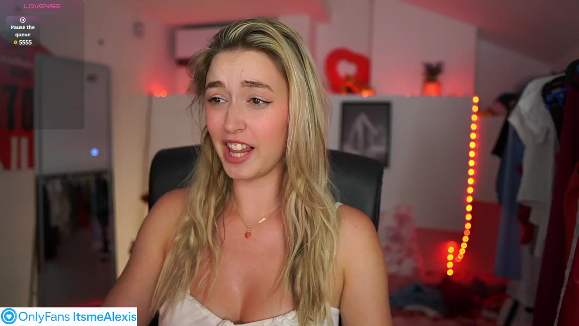 Gallery image thumbnail from Alexis__Texas's myfreecams stream on, 05/02/2025, 19:36 image 20 of 20