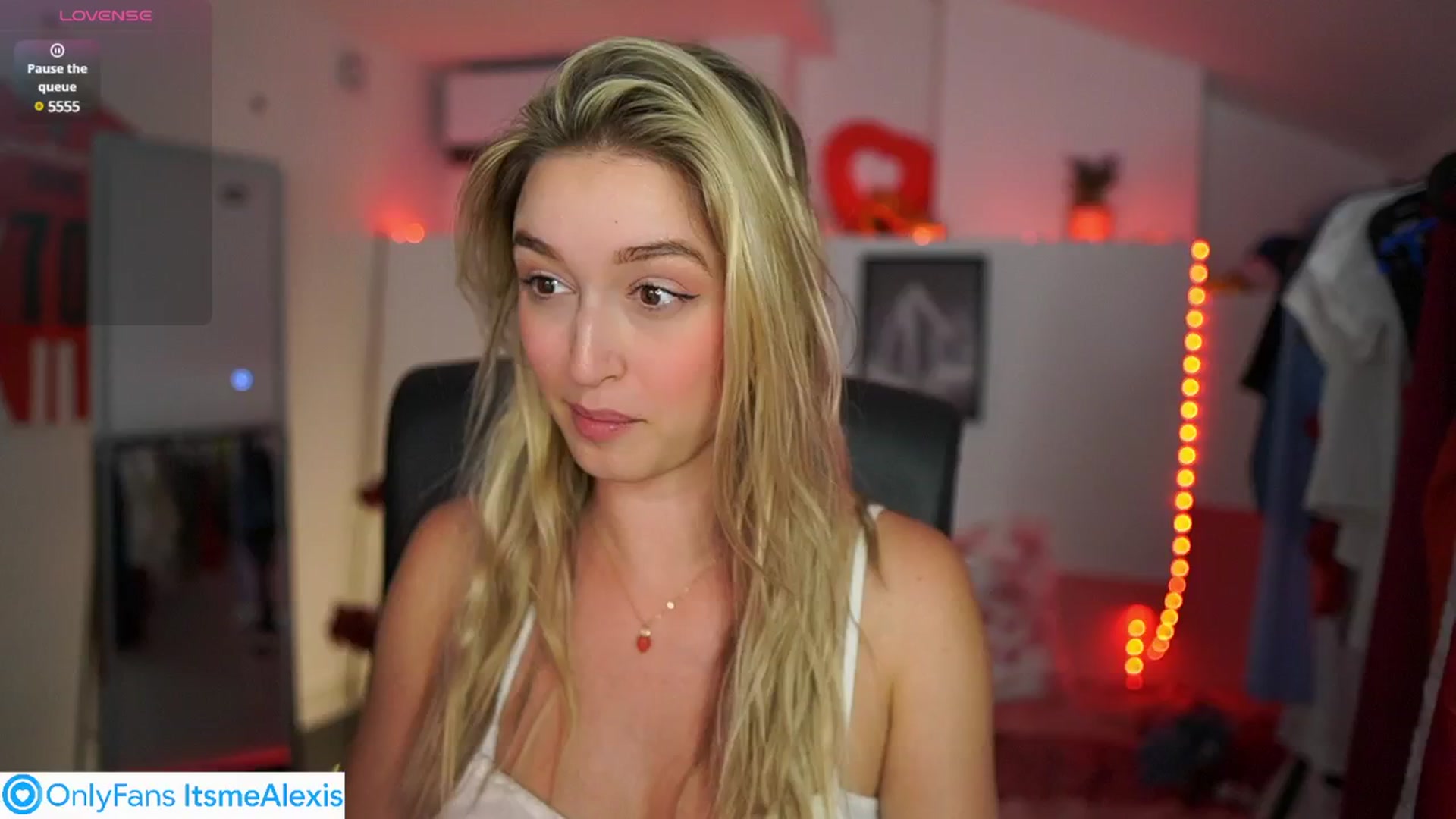 Gallery image thumbnail from Alexis__Texas's myfreecams stream on, 05/02/2025, 21:07 image 7 of 20