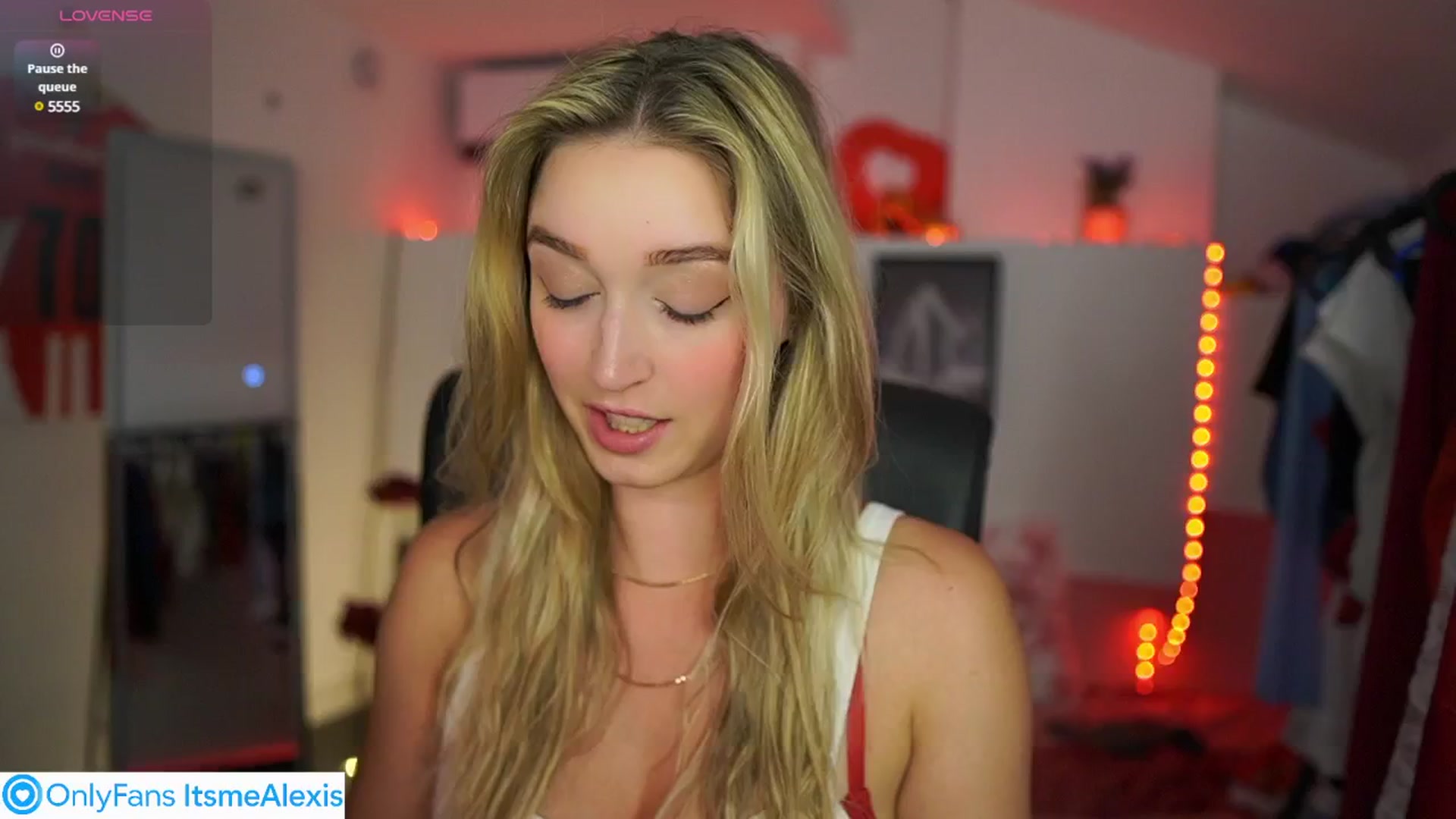 Gallery image thumbnail from Alexis__Texas's myfreecams stream on, 05/03/2025, 20:34 image 6 of 20